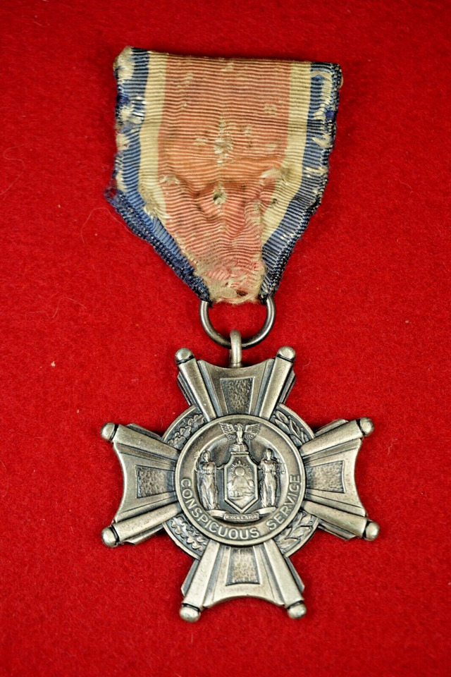 #7182 New York State Conspicuous Service medal (sterling) to a Pvt.-305th Inf.