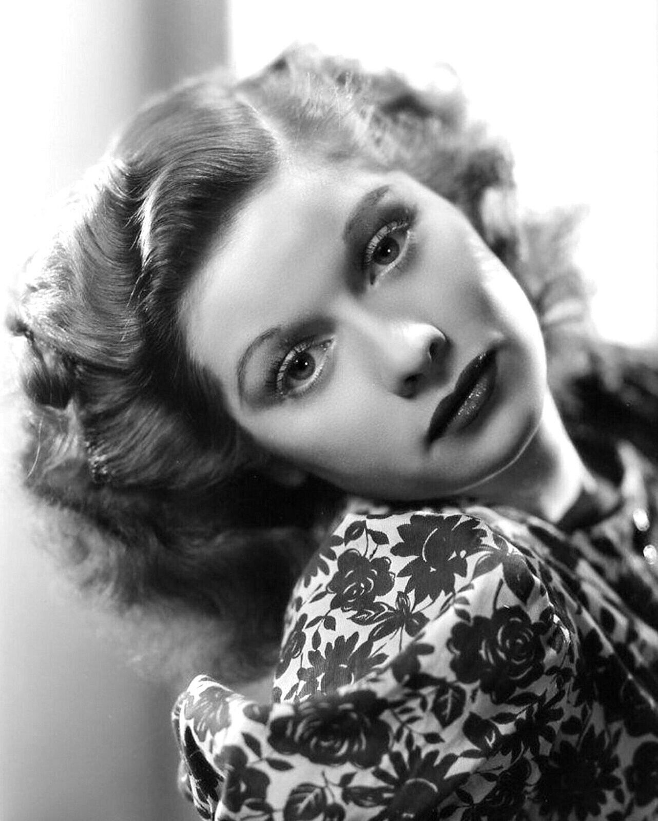 Young LUCILLE BALL Portrait Classic Picture Photo 8.5x11