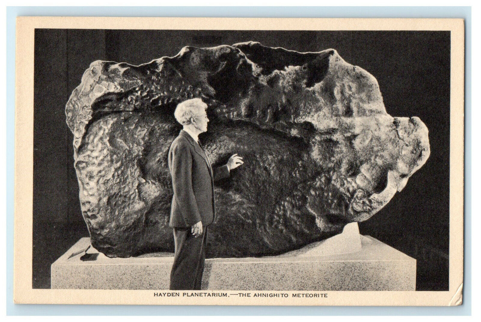 c1940s Hayden Planetarium - The Ahnighito Meteorite, New York NY Postcard