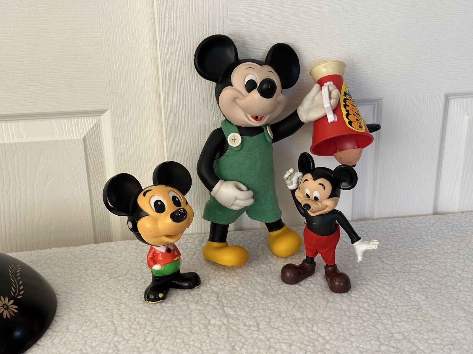 Walt Disney Mickey Mouse Remco Toys 2 Vinyl Figure 1 Mickey Pull String Vtg 1976