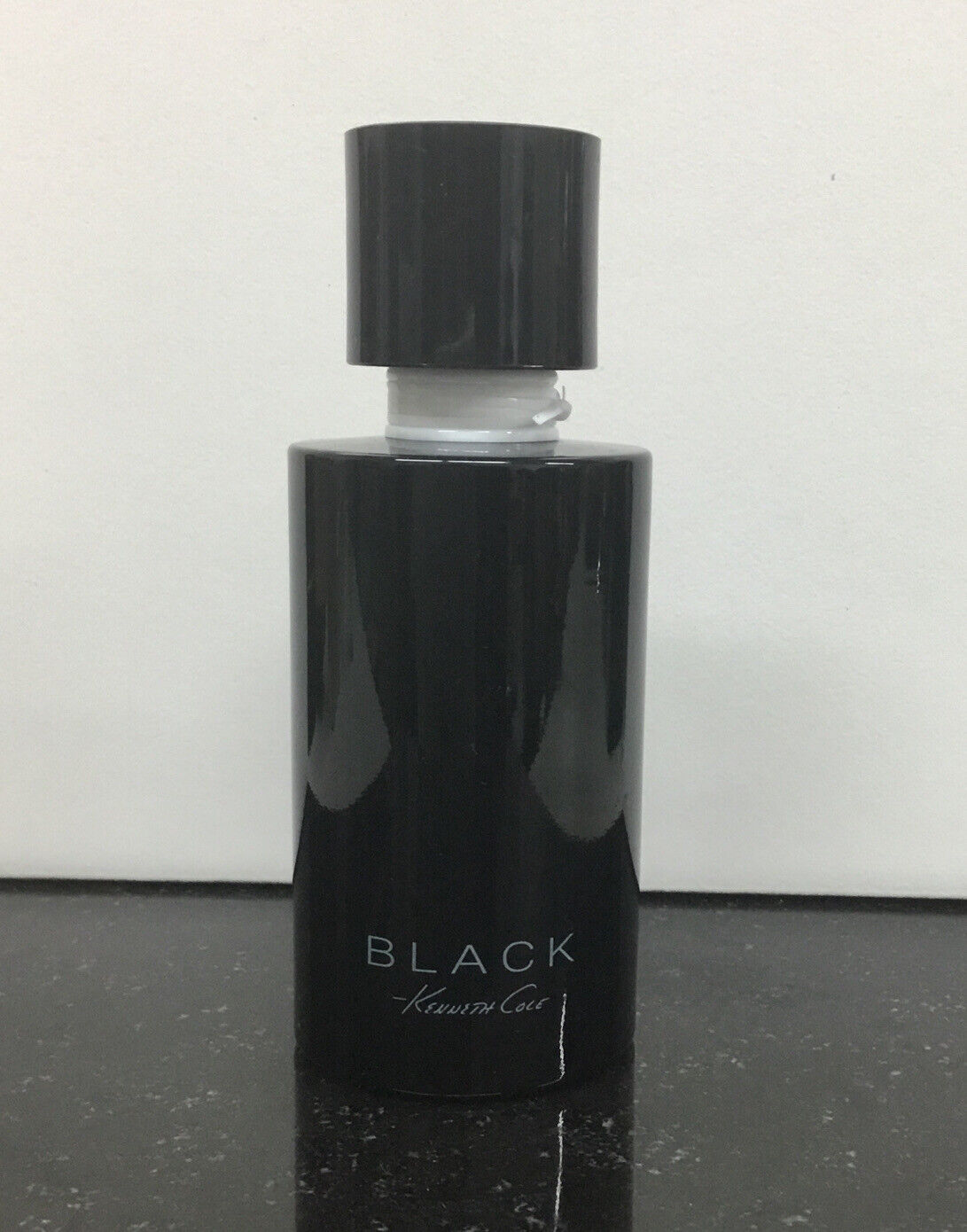 BLACK- kenneth Cole- Eau de Parfum Spray- 3.4 oz