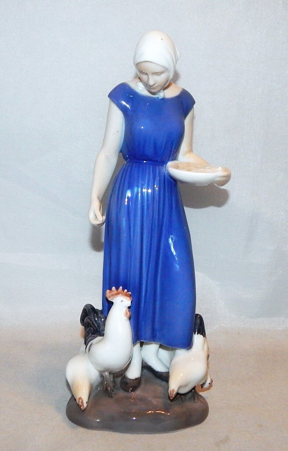 Bing & Grondahl Denmark Lady Feeding Chickens Figurine 2220