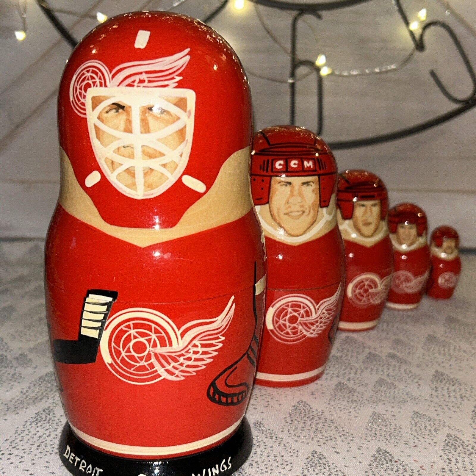 2002 Stanley Cup Detroit Red Wings 5 Pce Russian Hand Painted Nesting Doll