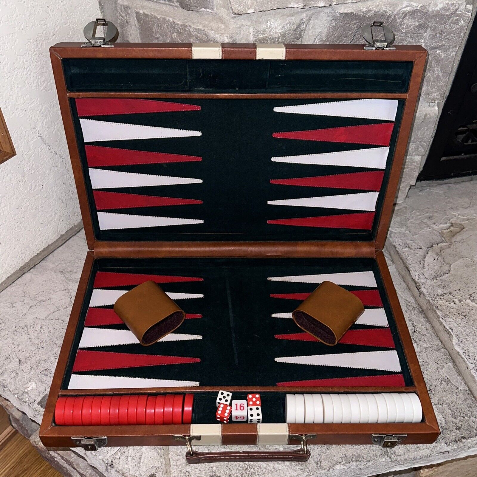 Vintage Professional Backgammon Set 24x19” Board 1.5” Red/White Bakelite Chips
