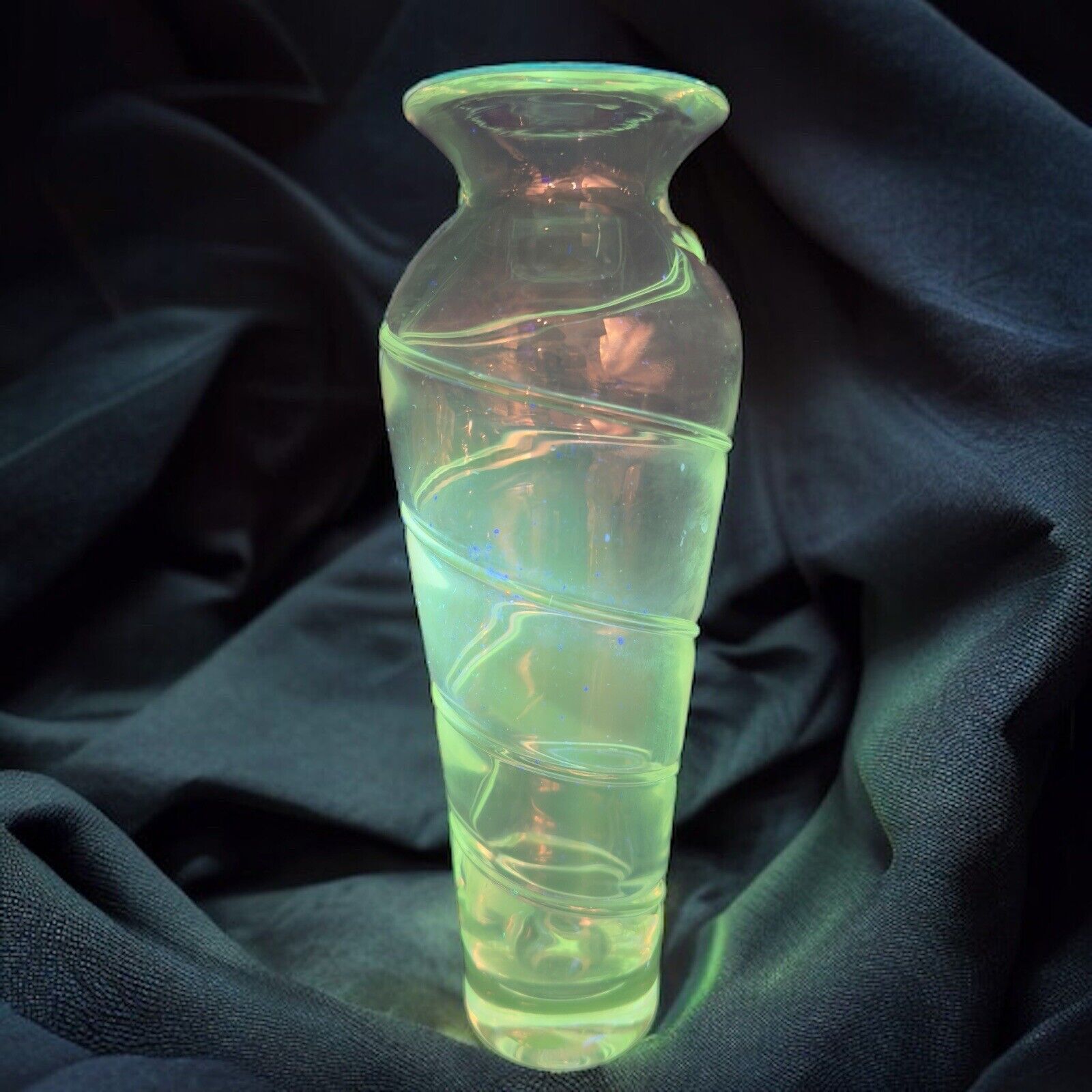 Vintage Blenko Tall Art Glass Vase Clear Swirl Spiral Manganese 365nm Green UV