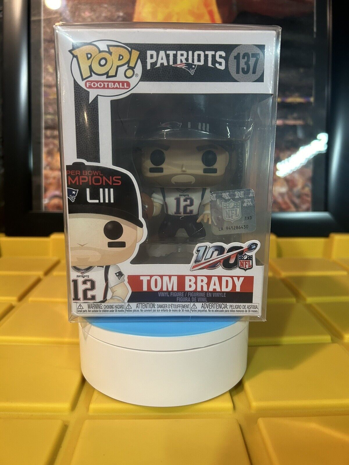 funko pop Tom Brady #137 (Patriots) W/pop Protector
