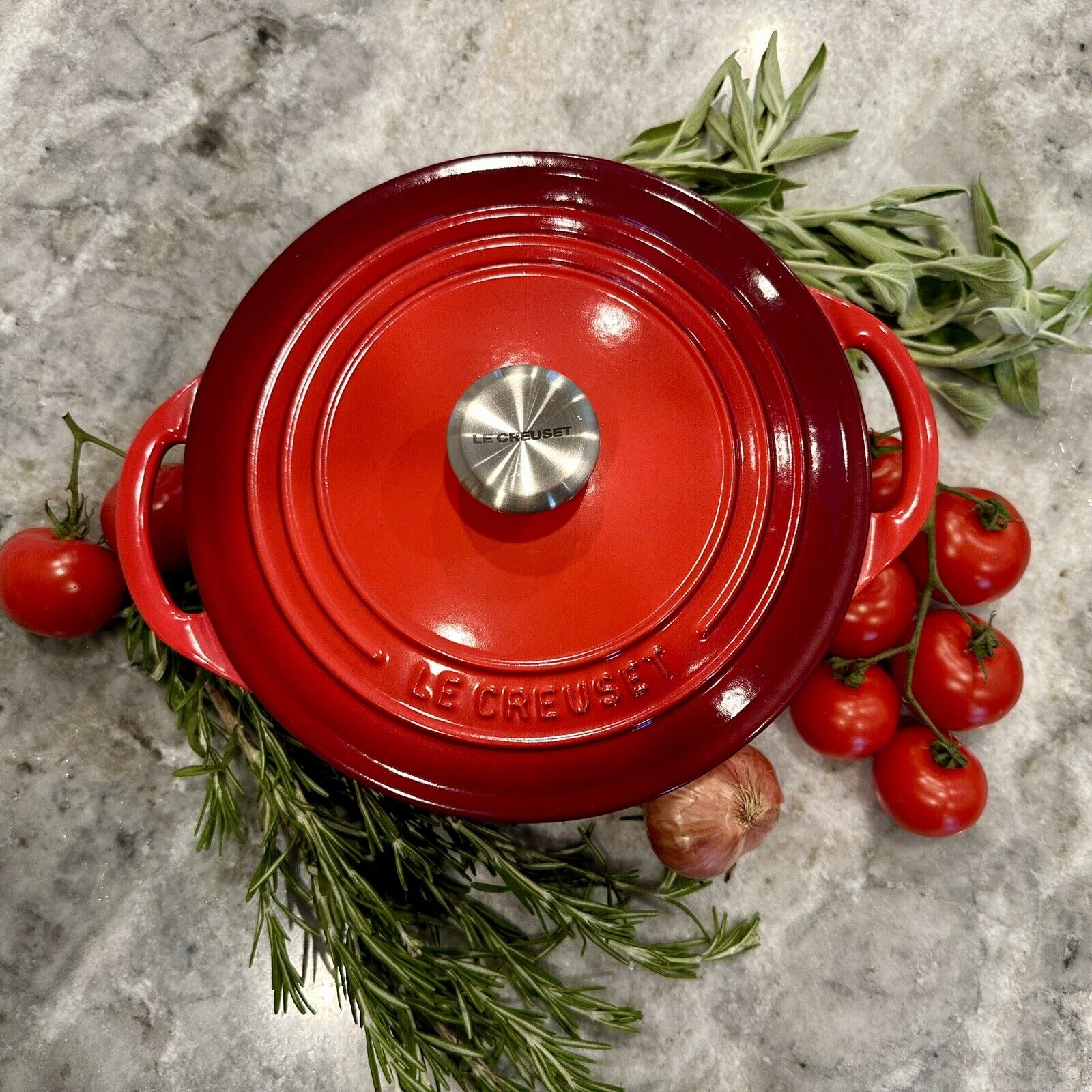 Red Le Creuset Cerise 2.75qt #22 Round Dutch Oven - Excellent Condition