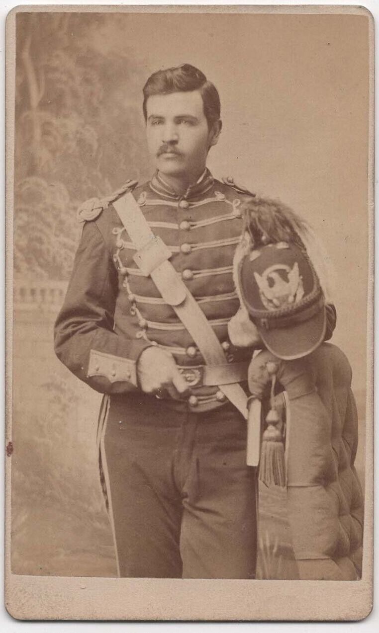 ANTIQUE CDV CIRCA 1890s INDIAN WARS? CAVALRY SOLDIER IN UNIFORM PARIS ILLINOIS