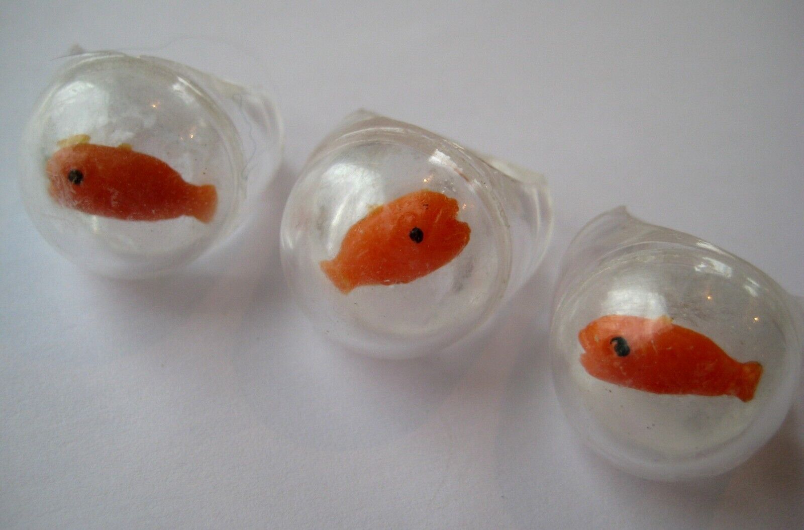 VINTAGE Plastic Gumball Prize FISH BOWL Premium Toy Ring LOT
