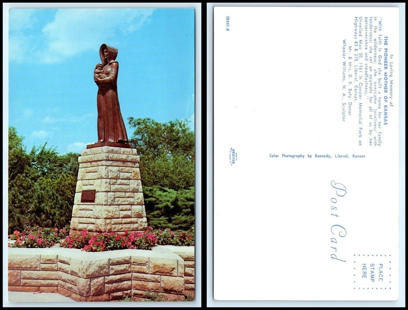 KANSAS Postcard - Liberal, The Pioneer Mother Of Kansas Statue F41