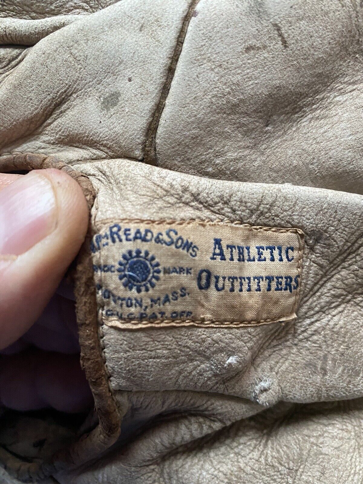 Uncommon William Read And Sons Baseball Glove. 1910-1920