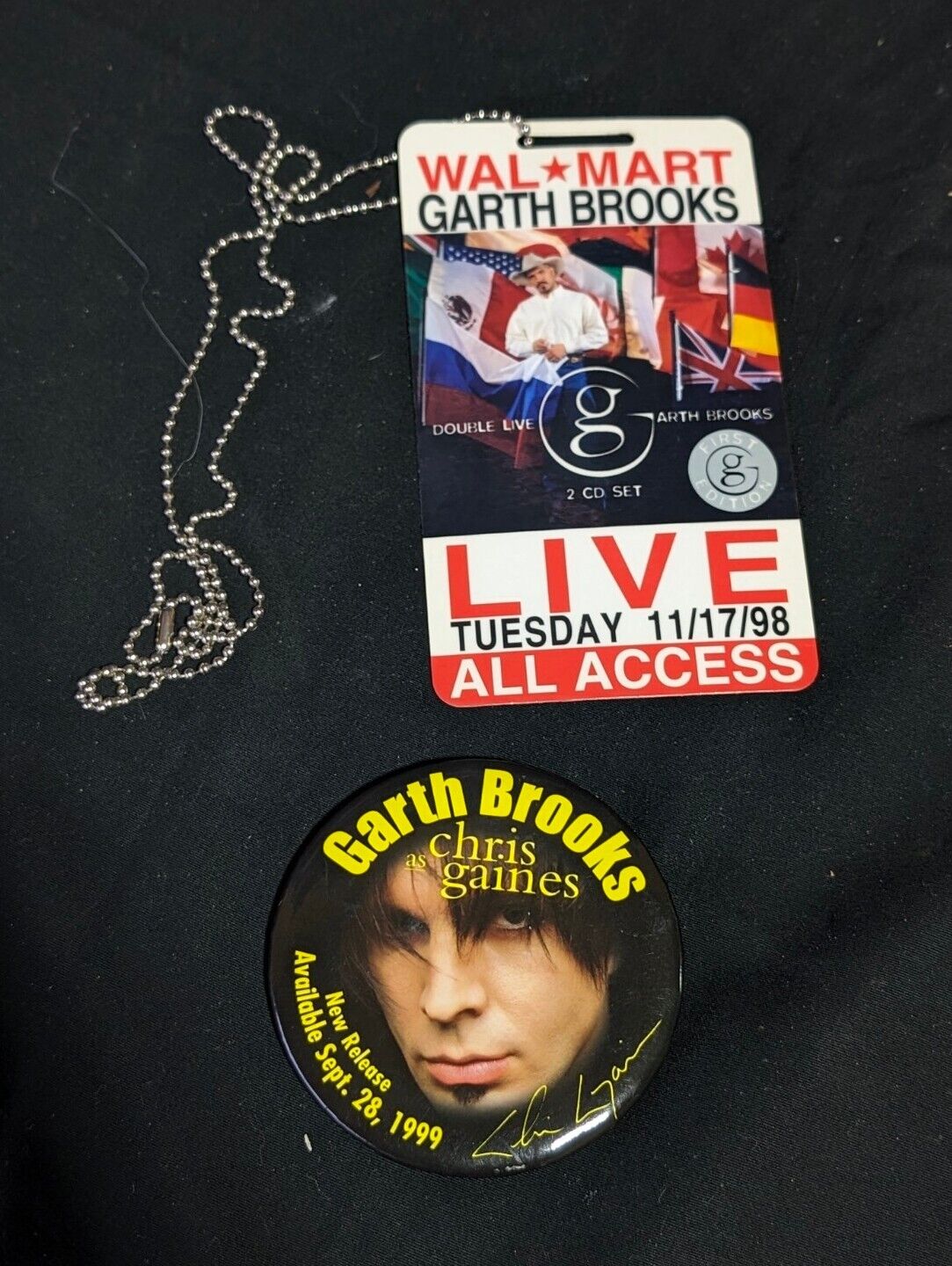Garth Brooks Chris Gaines 1999  Promo Pin Button Pinback & 90s Back Stage Pass 