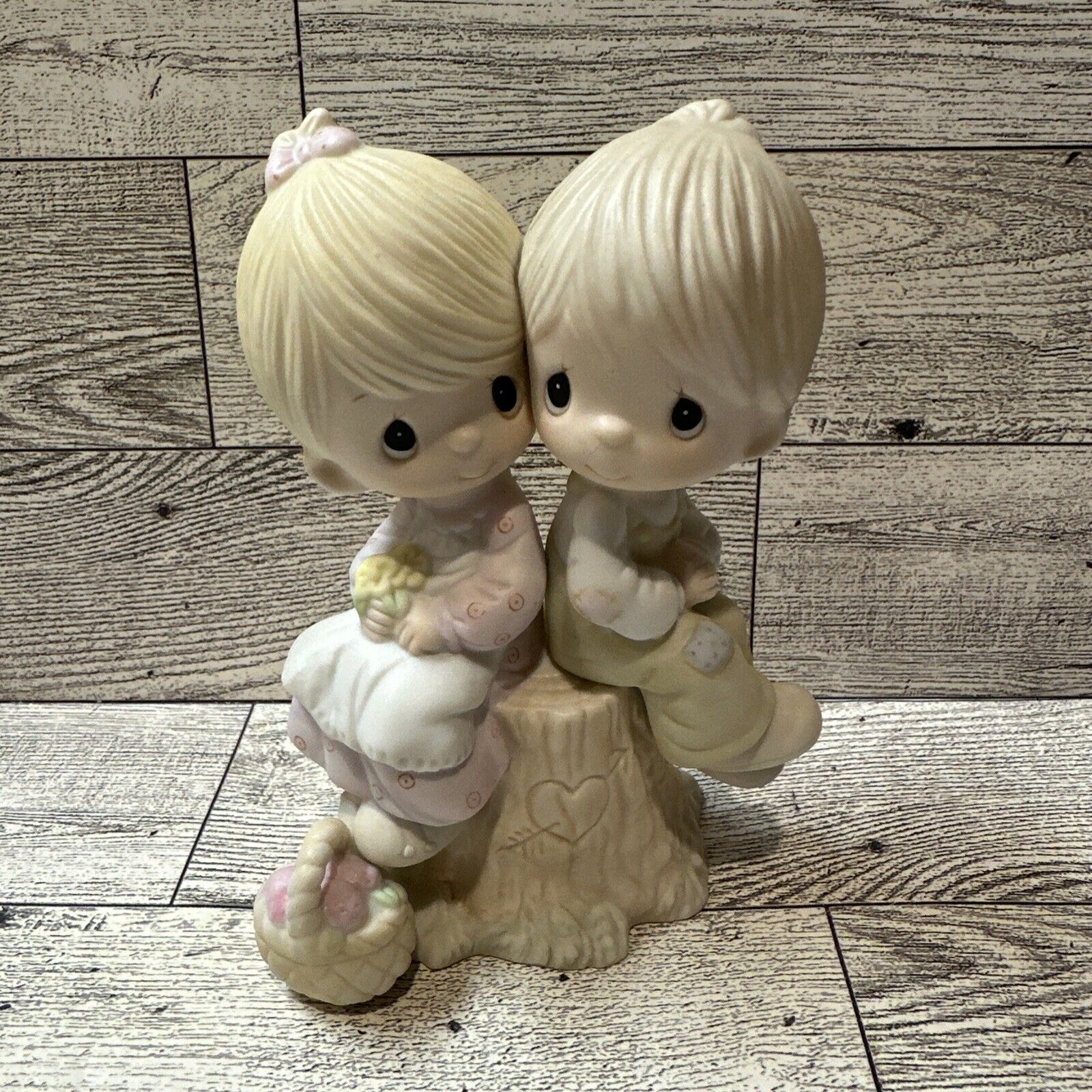 ENESCO Harry & David 5” Figurine Love One Another 1976 Vintage