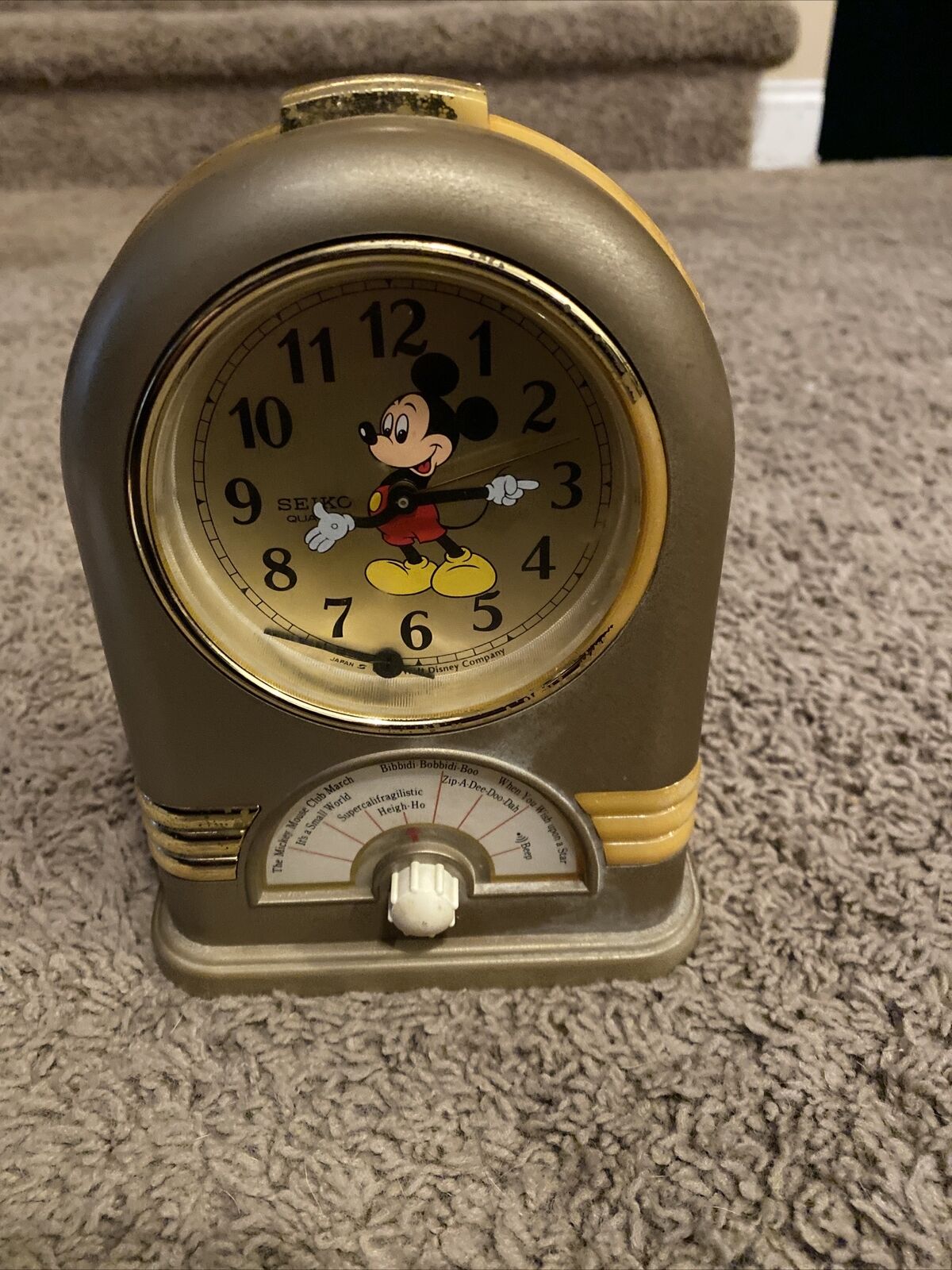 Vintage Mickey Mouse Sieko Quartz desk clock NOT WORKING FOR REPAIR OR PARTS 2