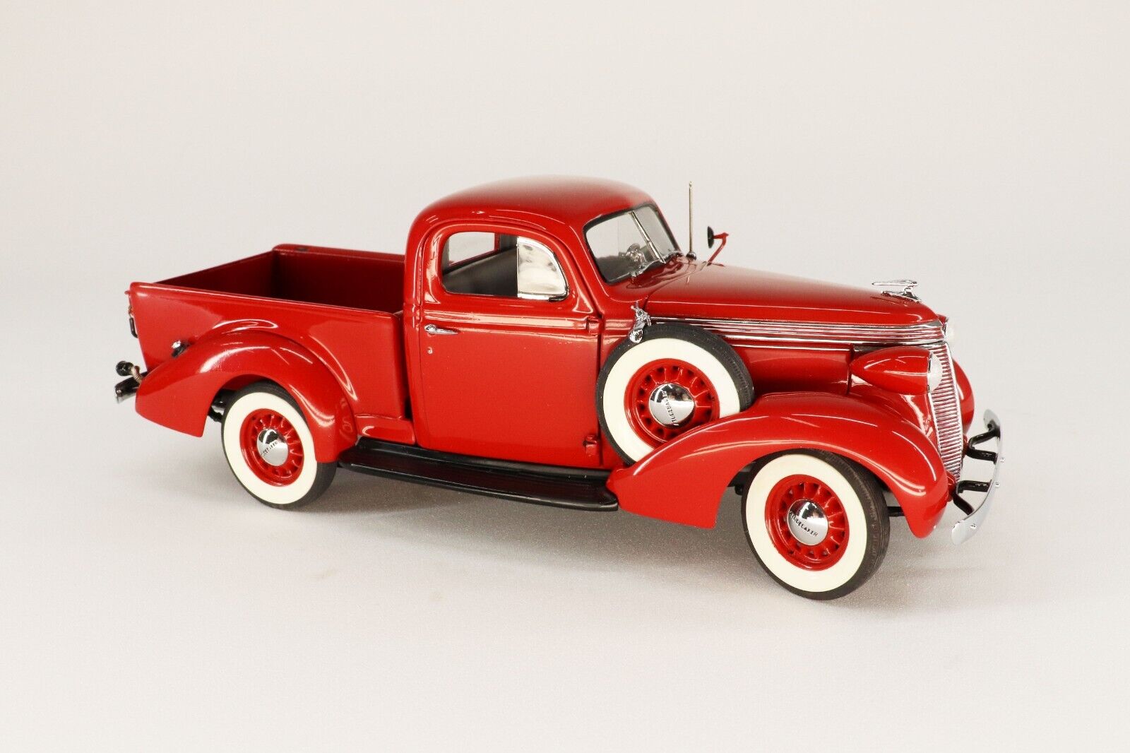 Danbury Mint 1937 Studebaker Coupe Pickup 1:24 Diecast - Red - Mint In Box