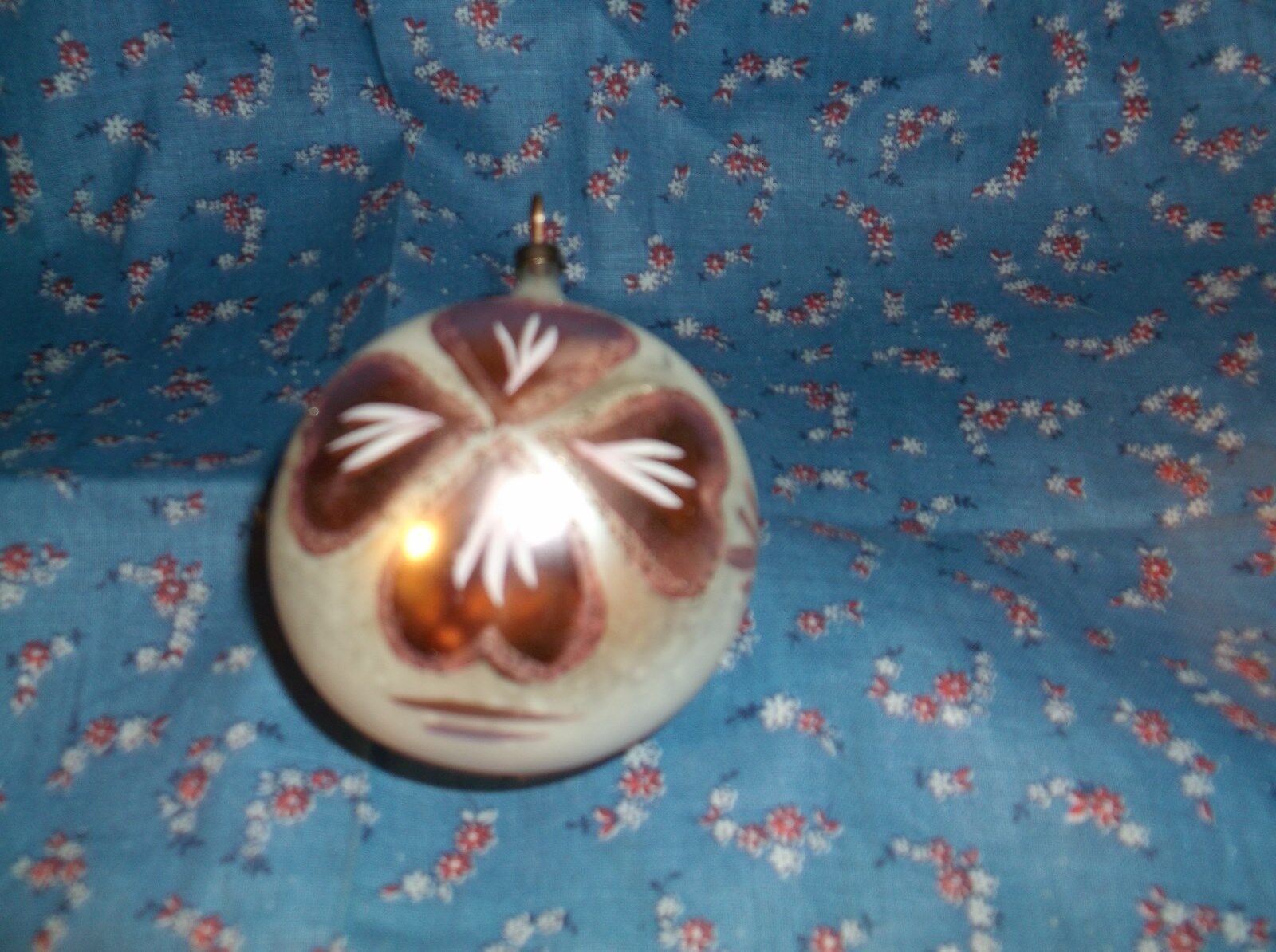 ksm. Older Christmas Ornament  White with Flower  3 Inch High w/Loop