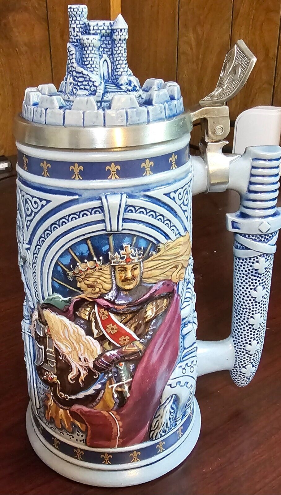 1995 Avon “Knights of the Realm” Vintage Lidded Beer Stein King Arthur Camelot