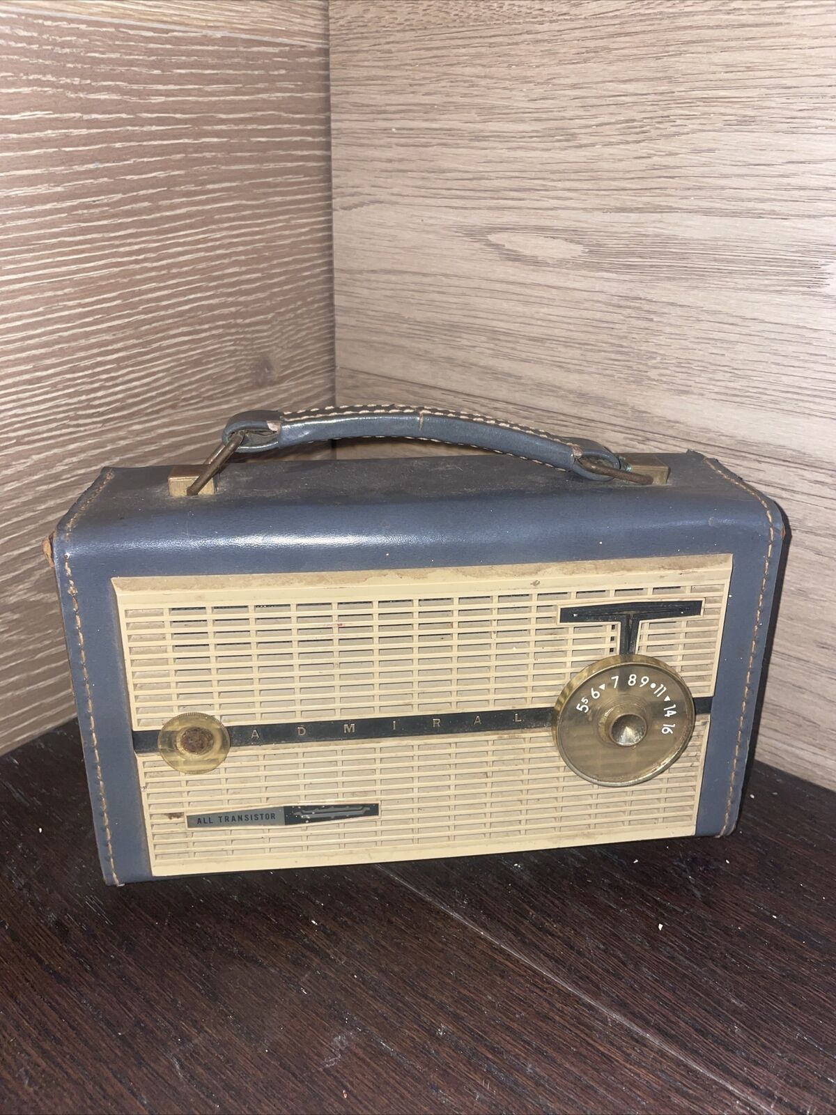 Vintage￼ Admiral All Transistor Radio