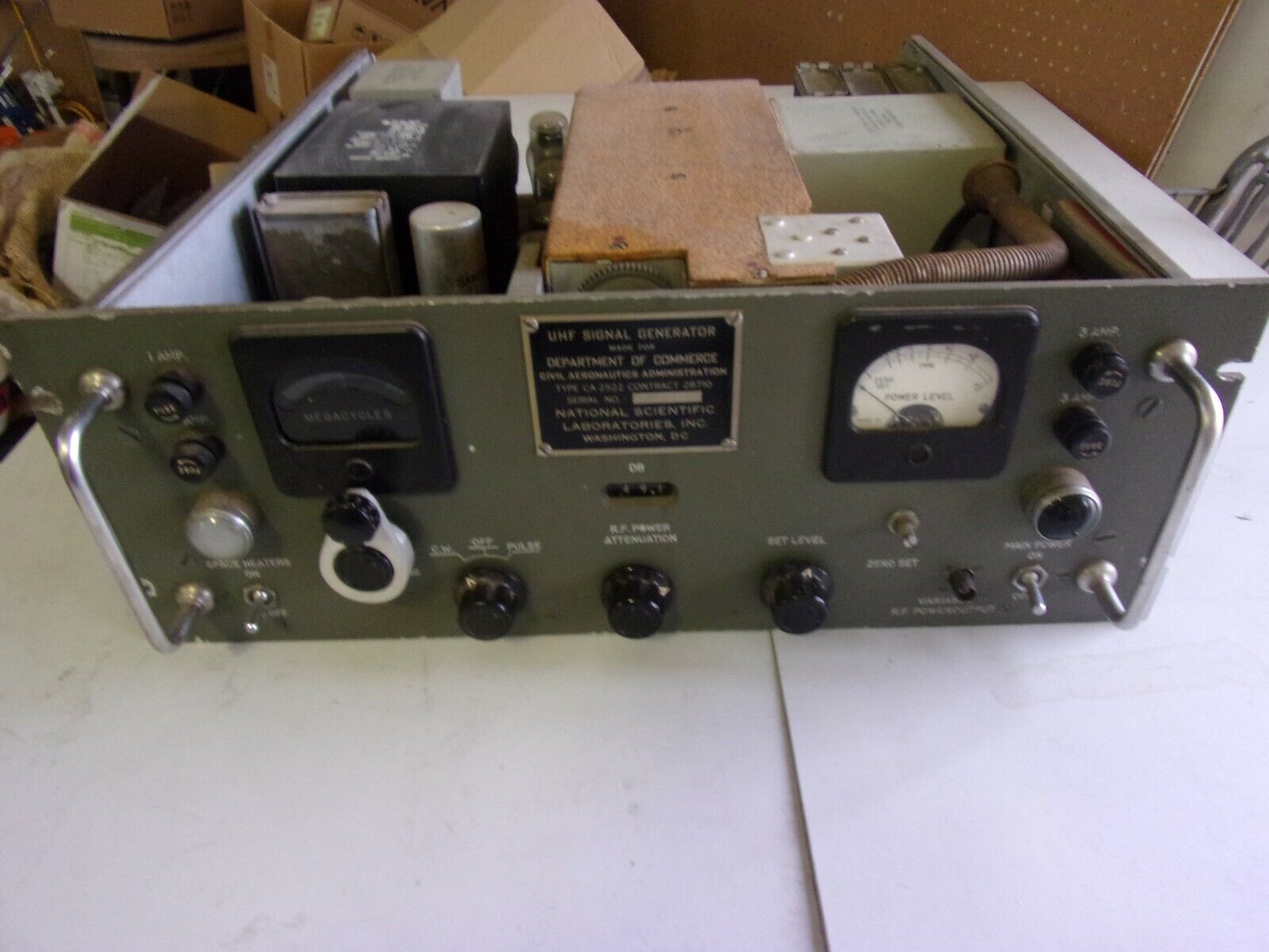 Vintage UHF Signal Generator CA 2522  Serial 49