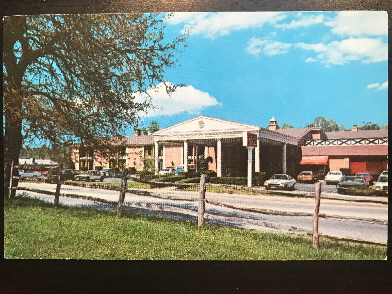 Vintage Postcard 1980 Ramada Inn Colonial Area Williamsburg Virginia