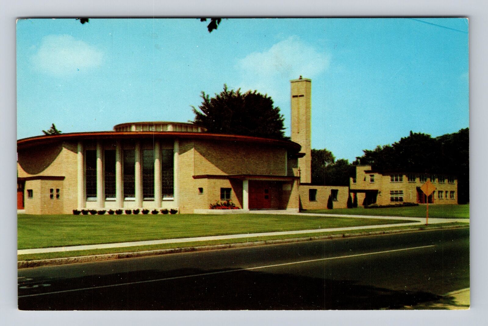 Holyoke MA-Massachusetts, Church Of The Blessed Sacraments, Vintage Postcard