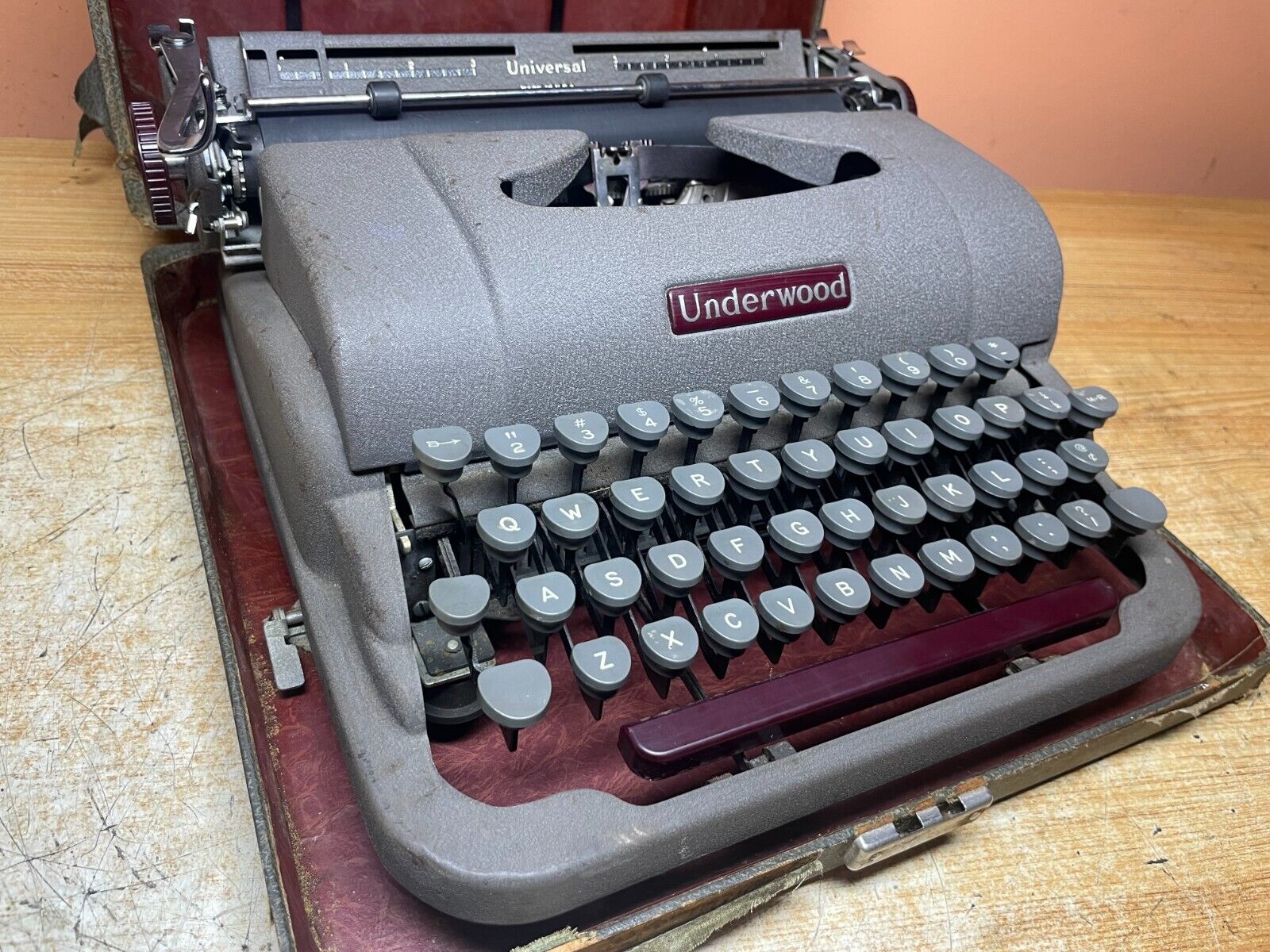 1950 Underwood Universal Working Vintage Portable Typewriter w New Ink