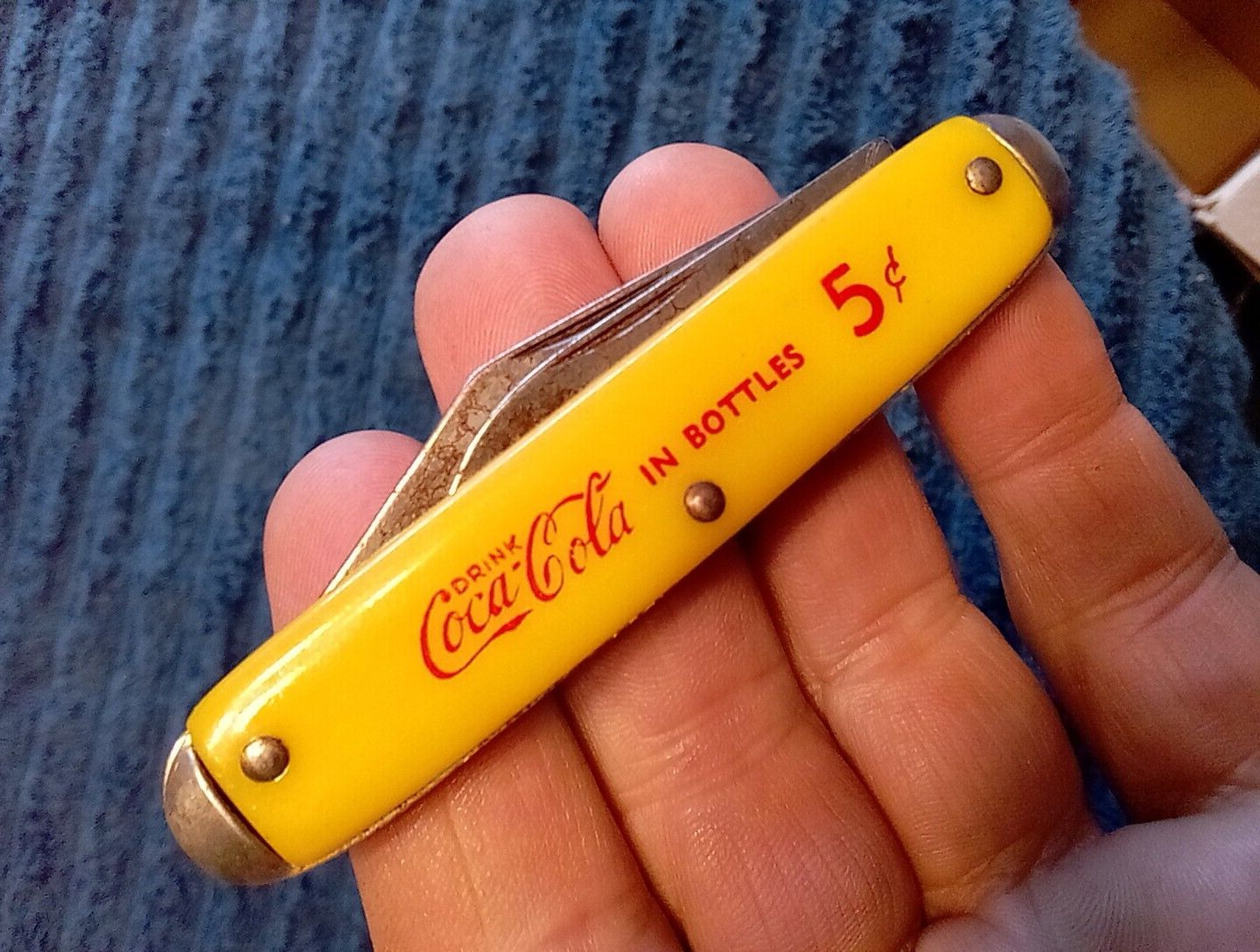 Vintage Yellow Coke 5¢ Bottle Coca Cola Soda 2 Blade Pocket Knife - Made USA -