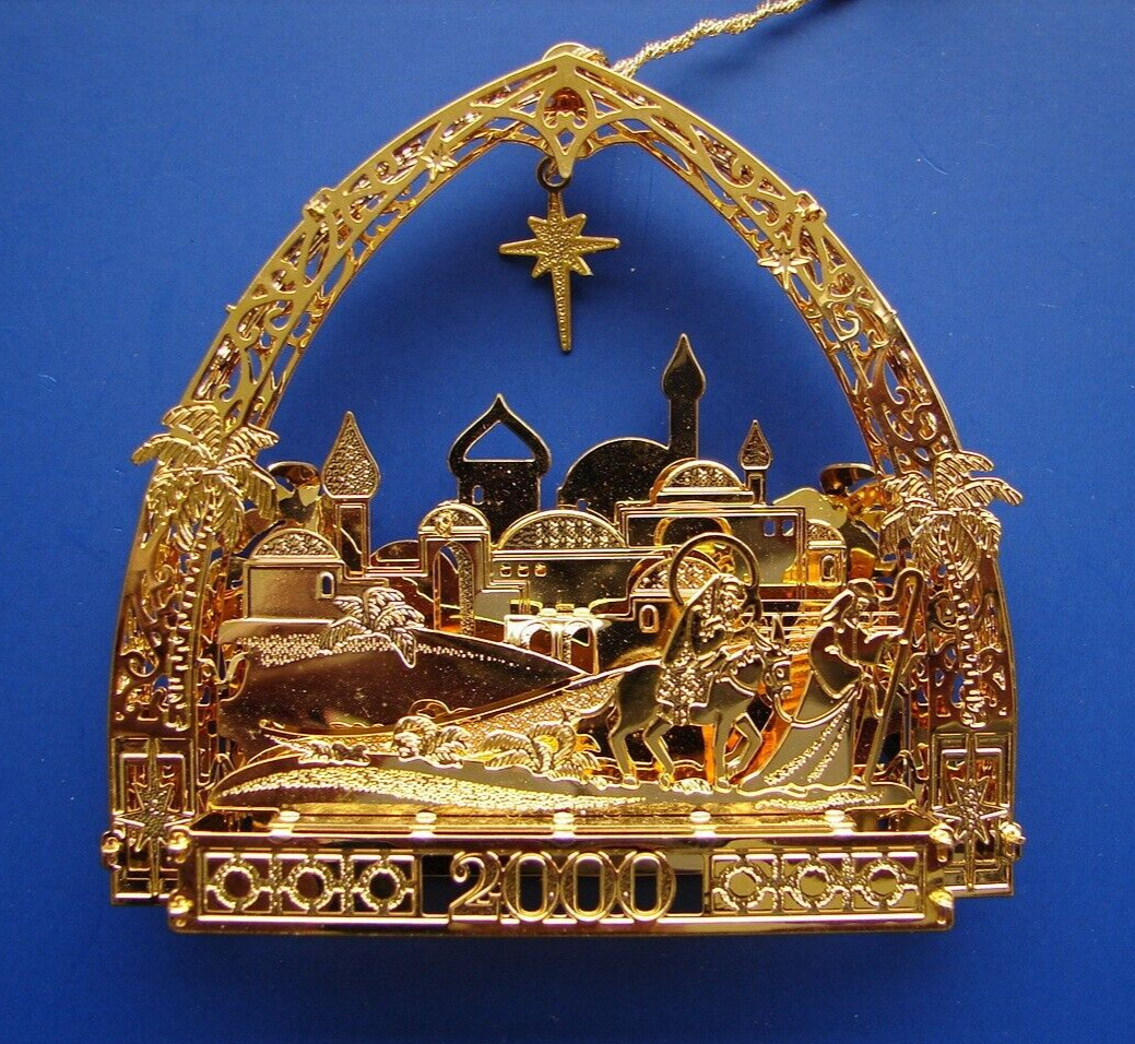 Danbury Mint  2000 Annual Gold Christmas Ornament  \