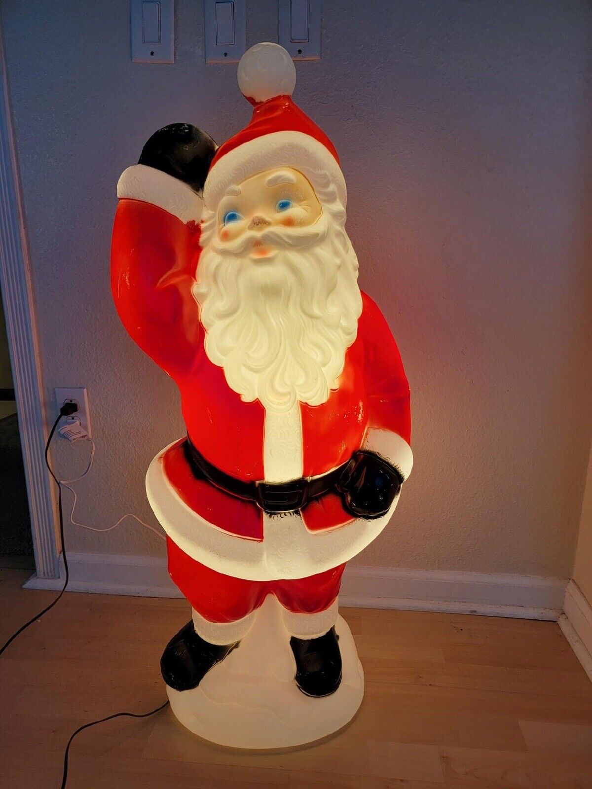 Empire Santa Claus Blow Mold Vintage 1970s Red Christmas Waving Tested 40”.