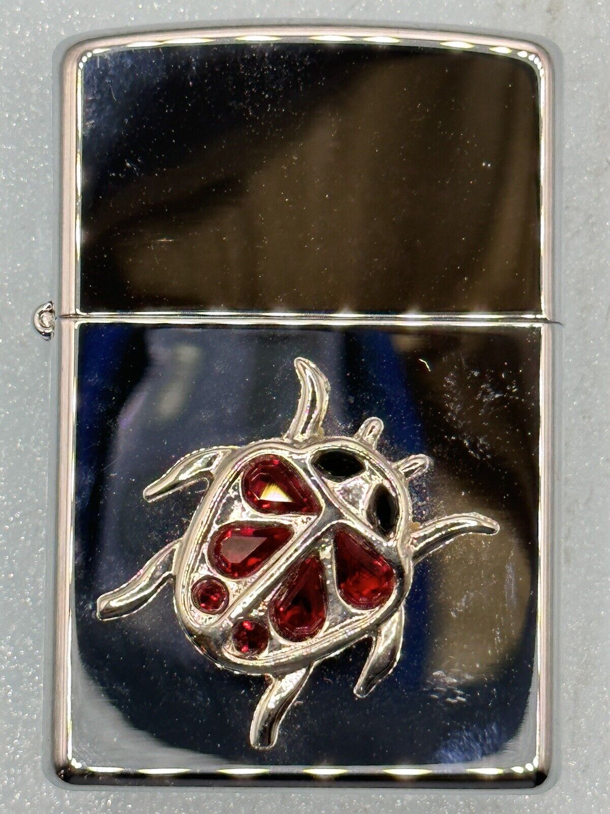 Vintage 2005 Ladybug Emblem Red Swarovski Crystal HP Chrome Zippo Lighter NEW