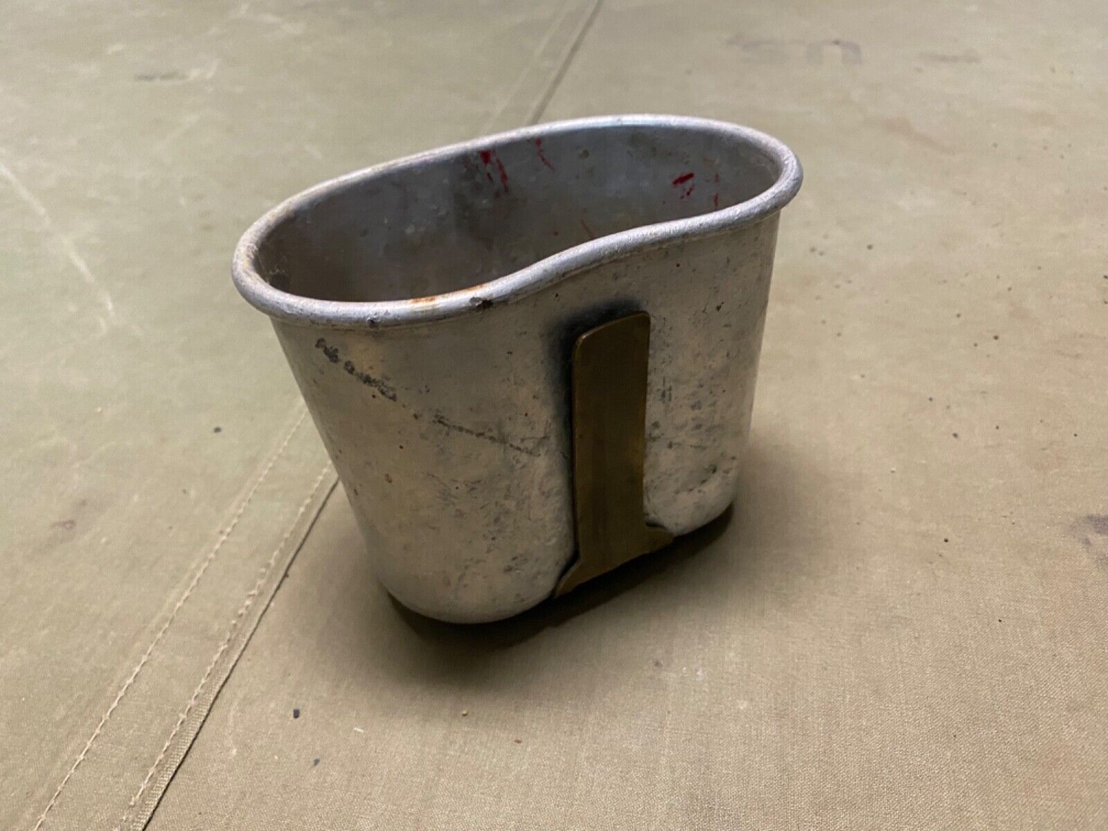 ORIGINAL WWII US ARMY M1942 CANTEEN CUP-DATED 1941, RARE MAKER
