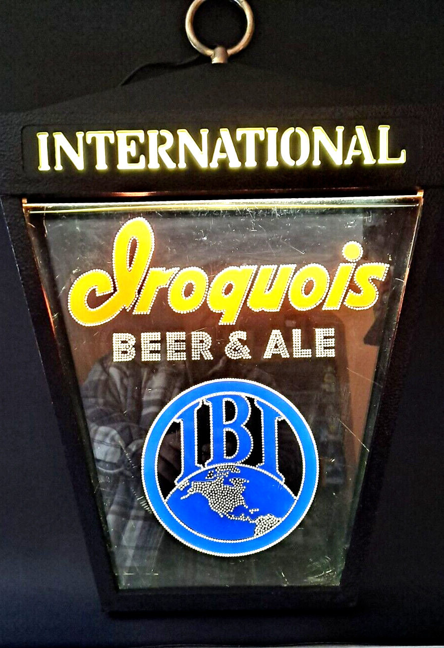 Vin Iroquois Beer Advertising lighted Sign, Very Nice.