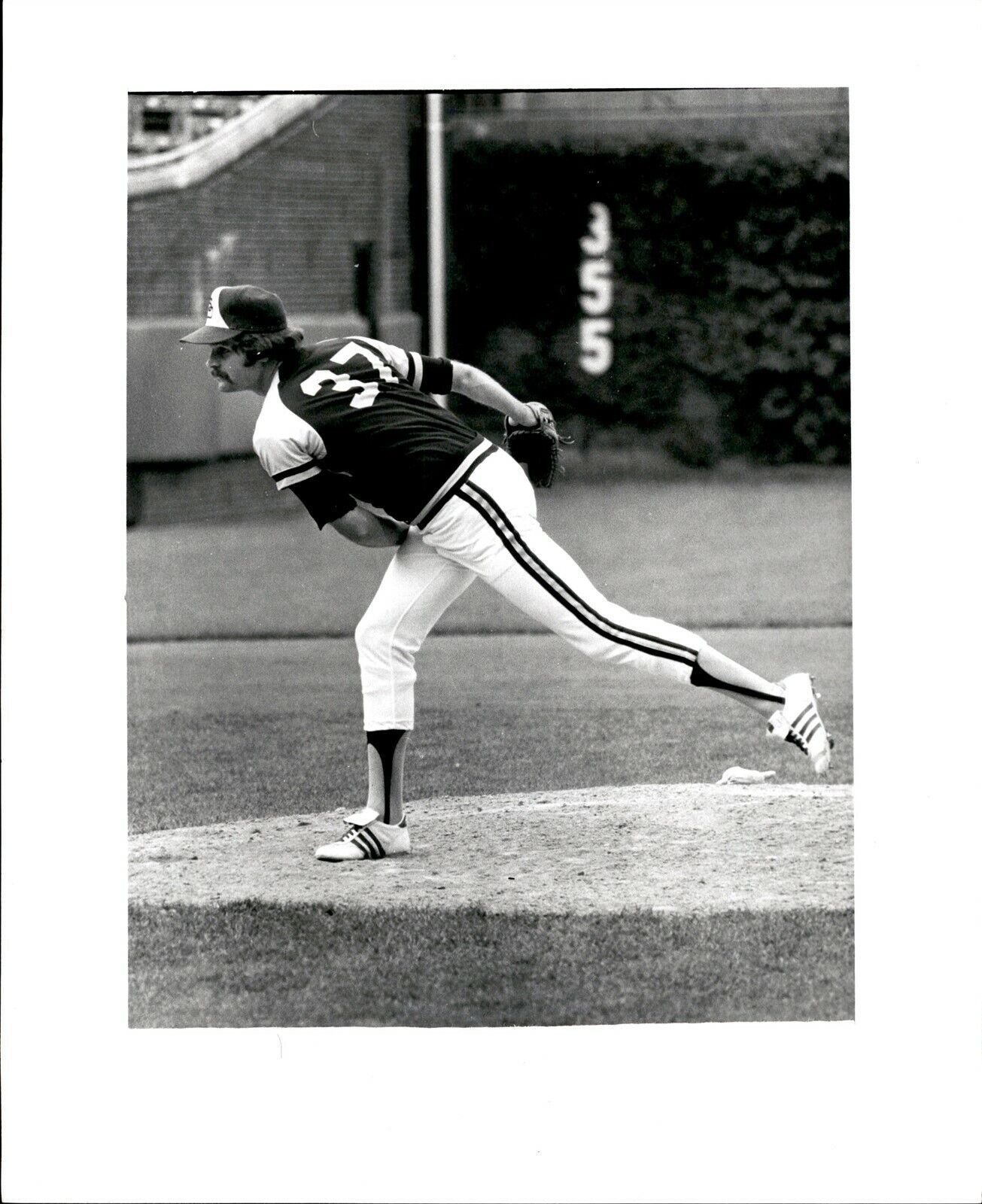 LD242 1976 Orig Ronald Mrowiec Photo DAVE TOMLIN SAN DIEGO PADRES RELIEF PITCHER