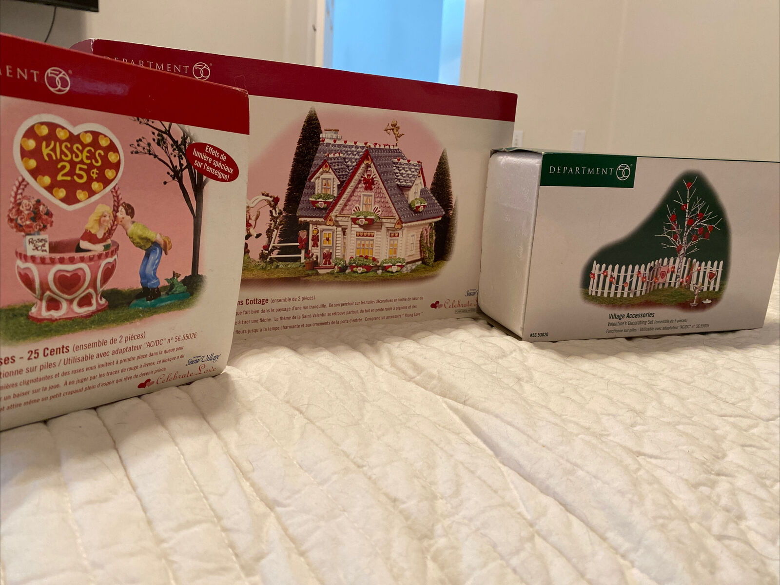 Dept. 56 Hearts And Blooms Cottage  56.55097 Valentines BRAND NEW
