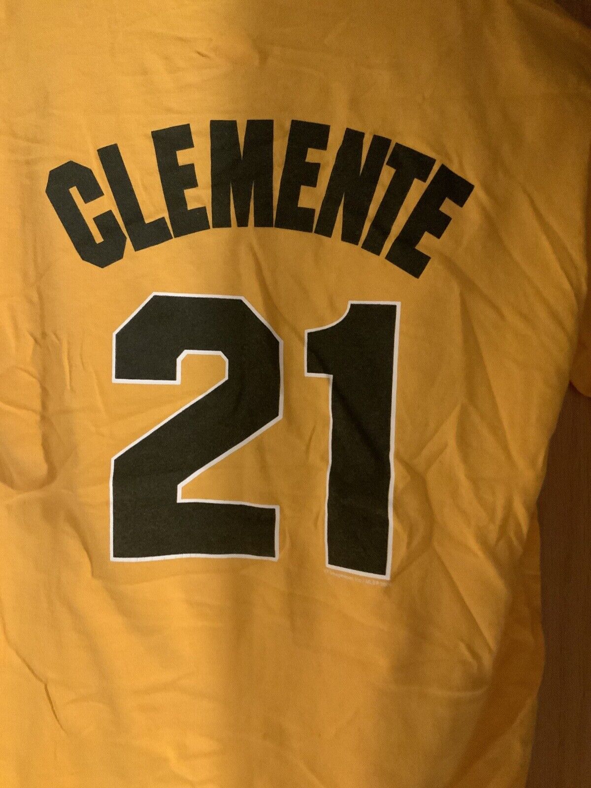 Roberto Clemente Pittsburgh Pirates Baseball Tshirt MLB SIZE L MLB