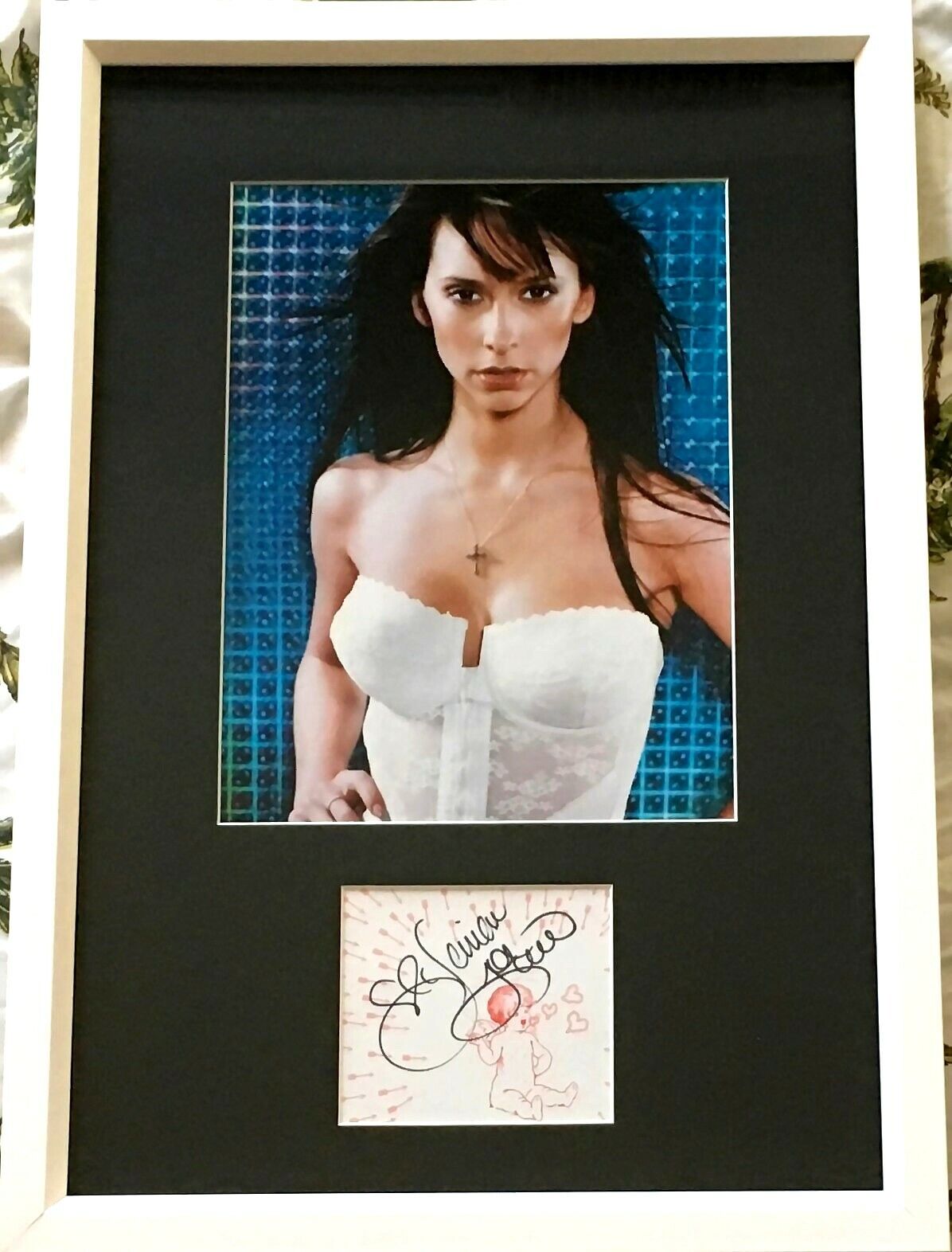 Jennifer Love Hewitt autograph framed with 8x10 FHM magazine lingerie photo JSA