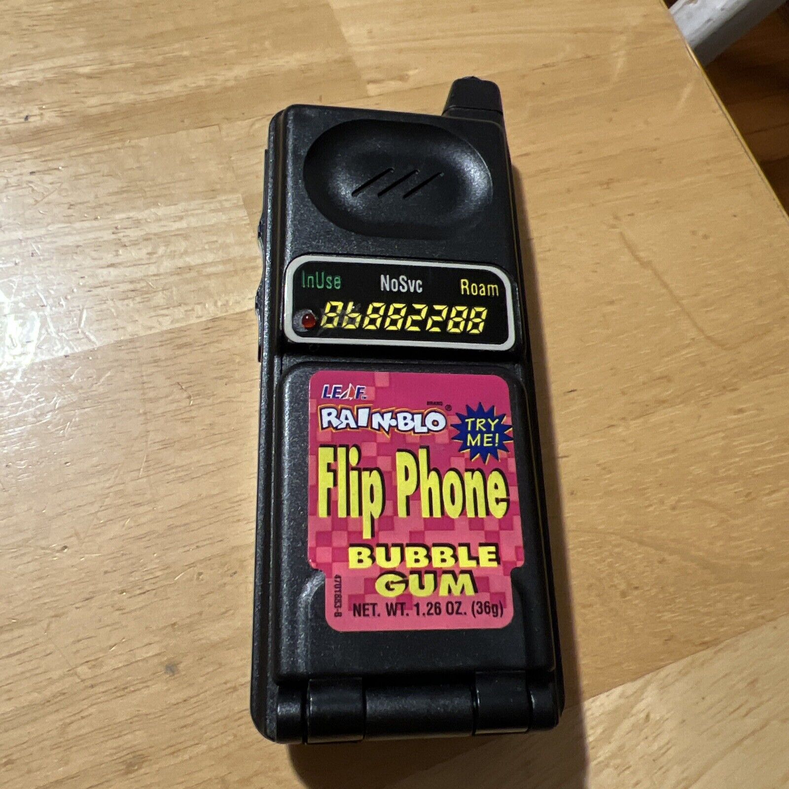 Vintage  Sealed Bubble Gum Rain-Blo 1996 Leaf Flip Phone