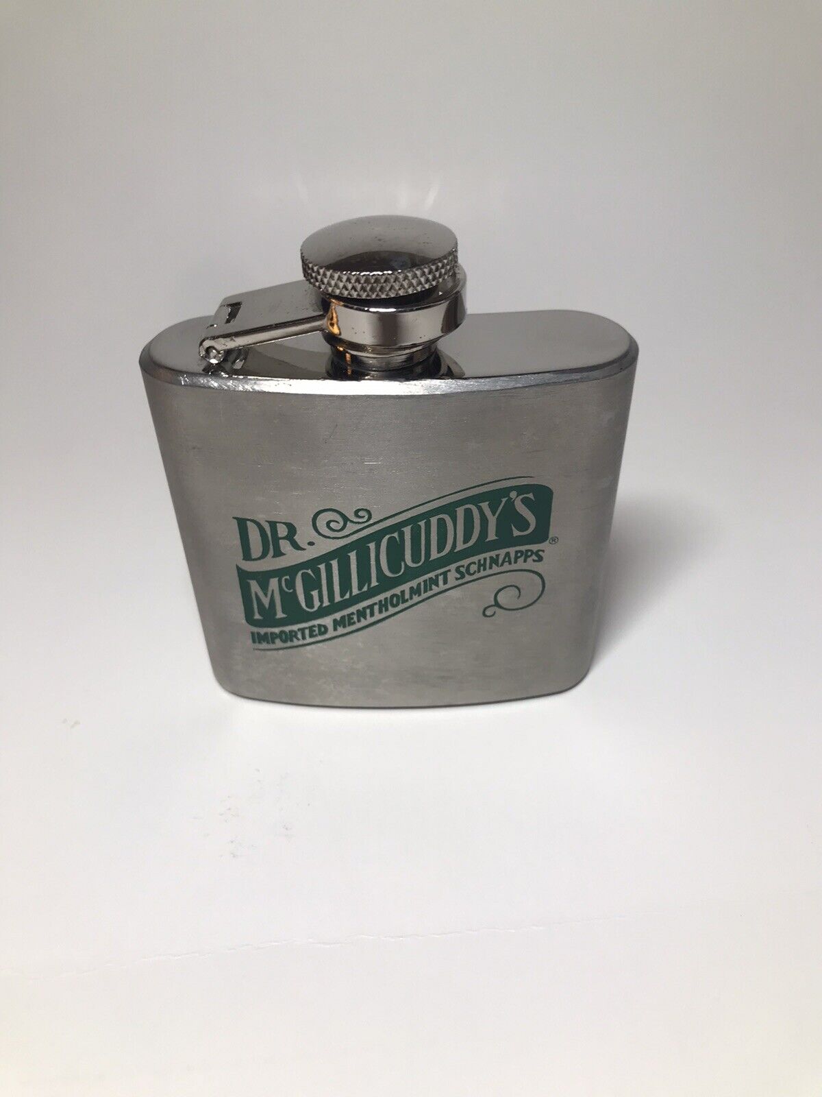 DR. MCGILLICUDDY\'S Mentholmint Schnapps STAINLESS STEEL 2.5 OZ Flask