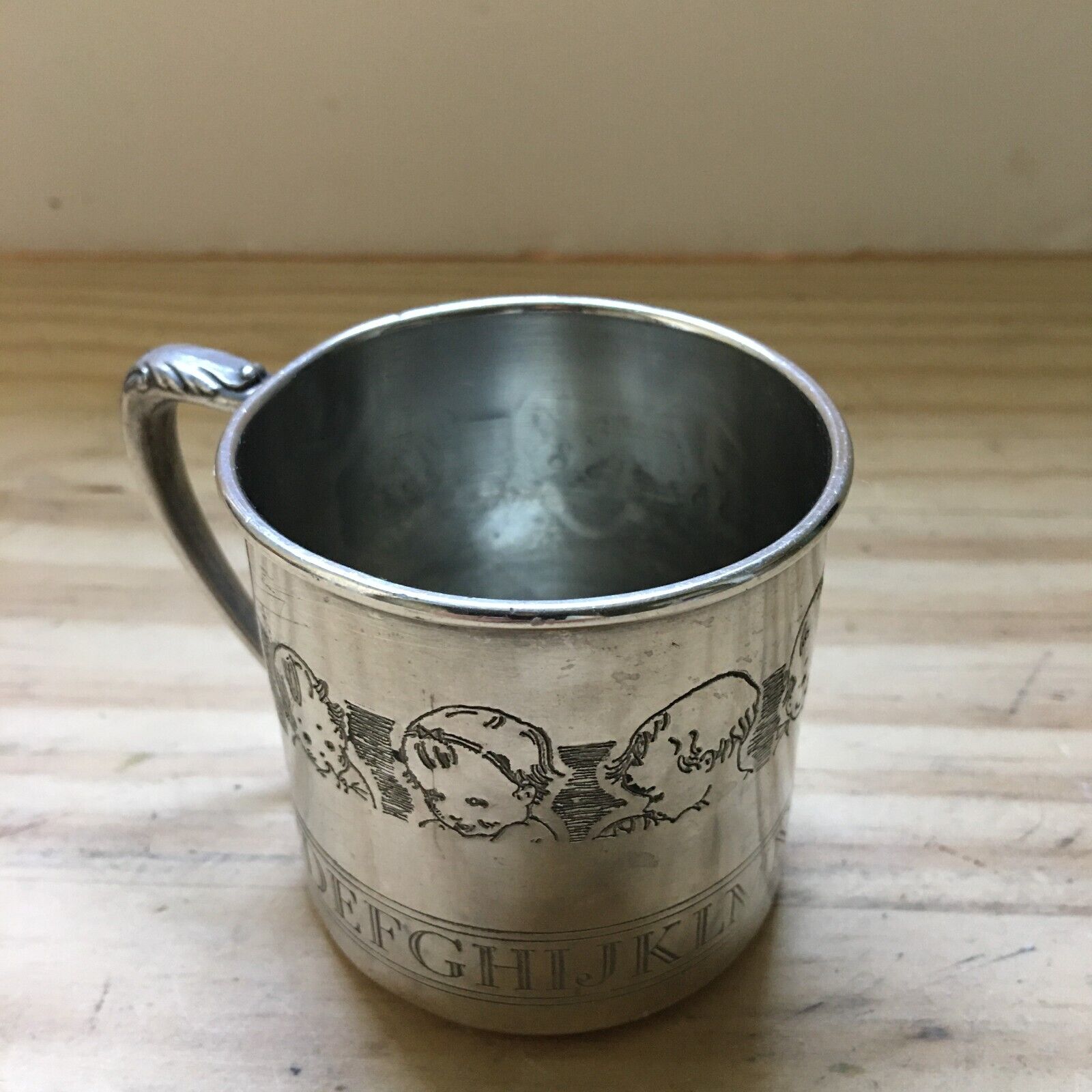 Vintage WM A ROGERS BABY FACES & Alphabet Mark SILVER Child CUP #471
