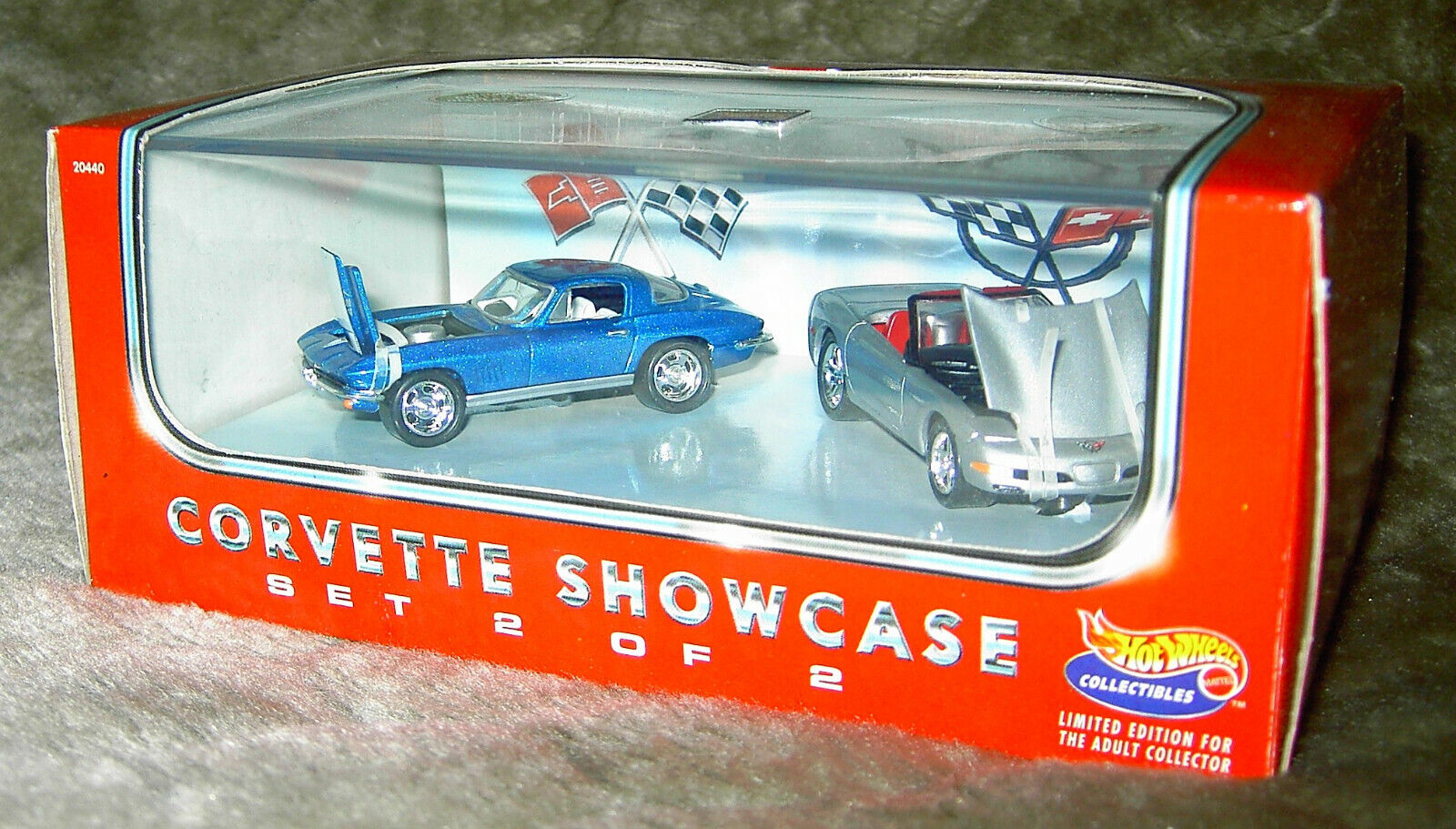 Corvette. Hot Wheels, Mint, New. 1:64 th scale, in box with case. Chevrolet.