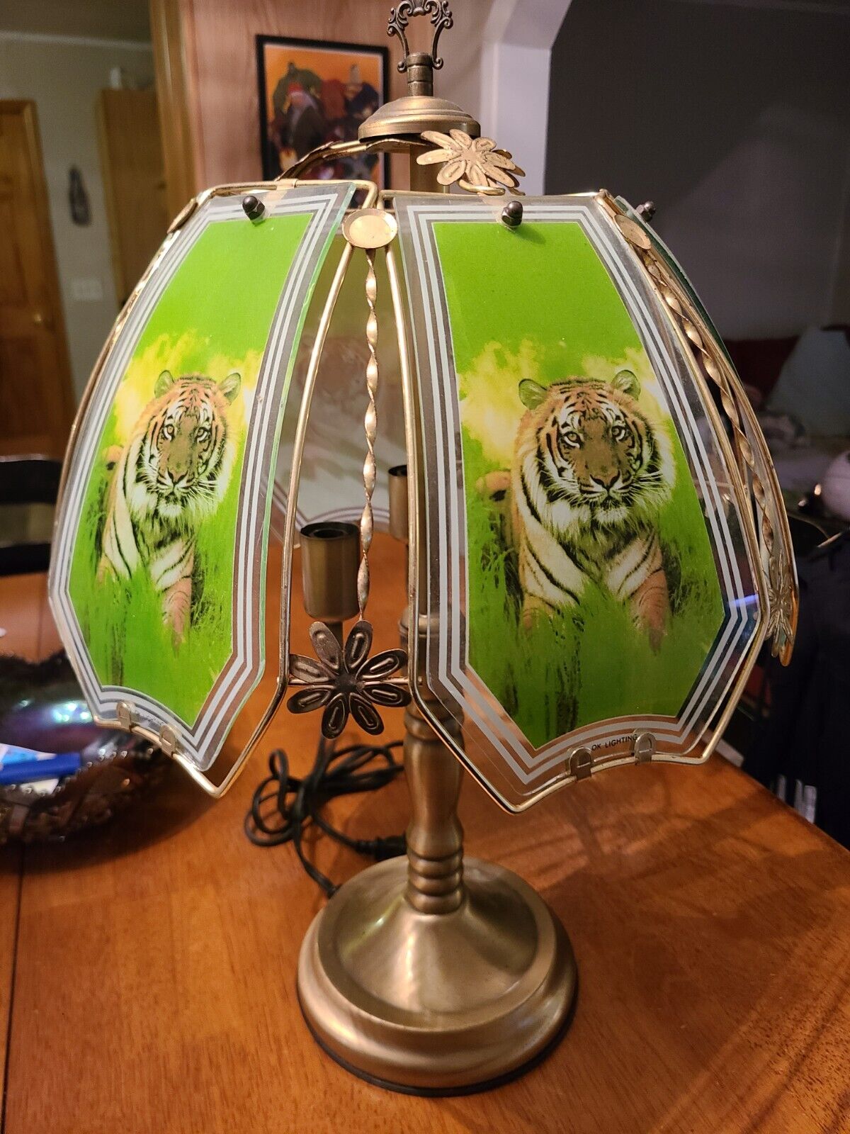 Ok lighting touch lamp. Needs Rewired. All Panels Great Condition.Vintage. Nice.