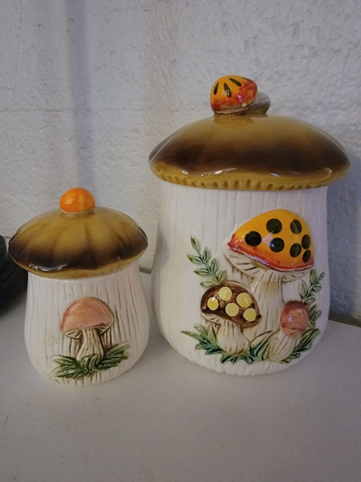 1983 Sears Roebuck & Co. Mushroom Canisters, 2 Smallest Pieces. 7\
