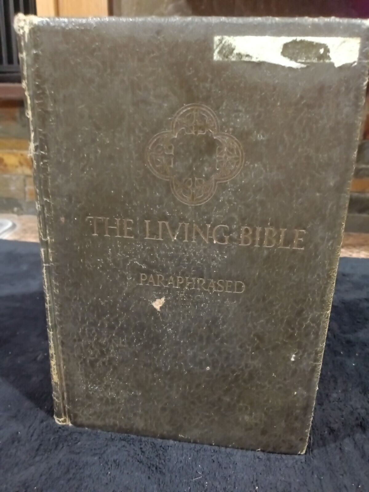 The Living Bible Paraphrased Hardcover – January 1, 1972 by Tyndale House