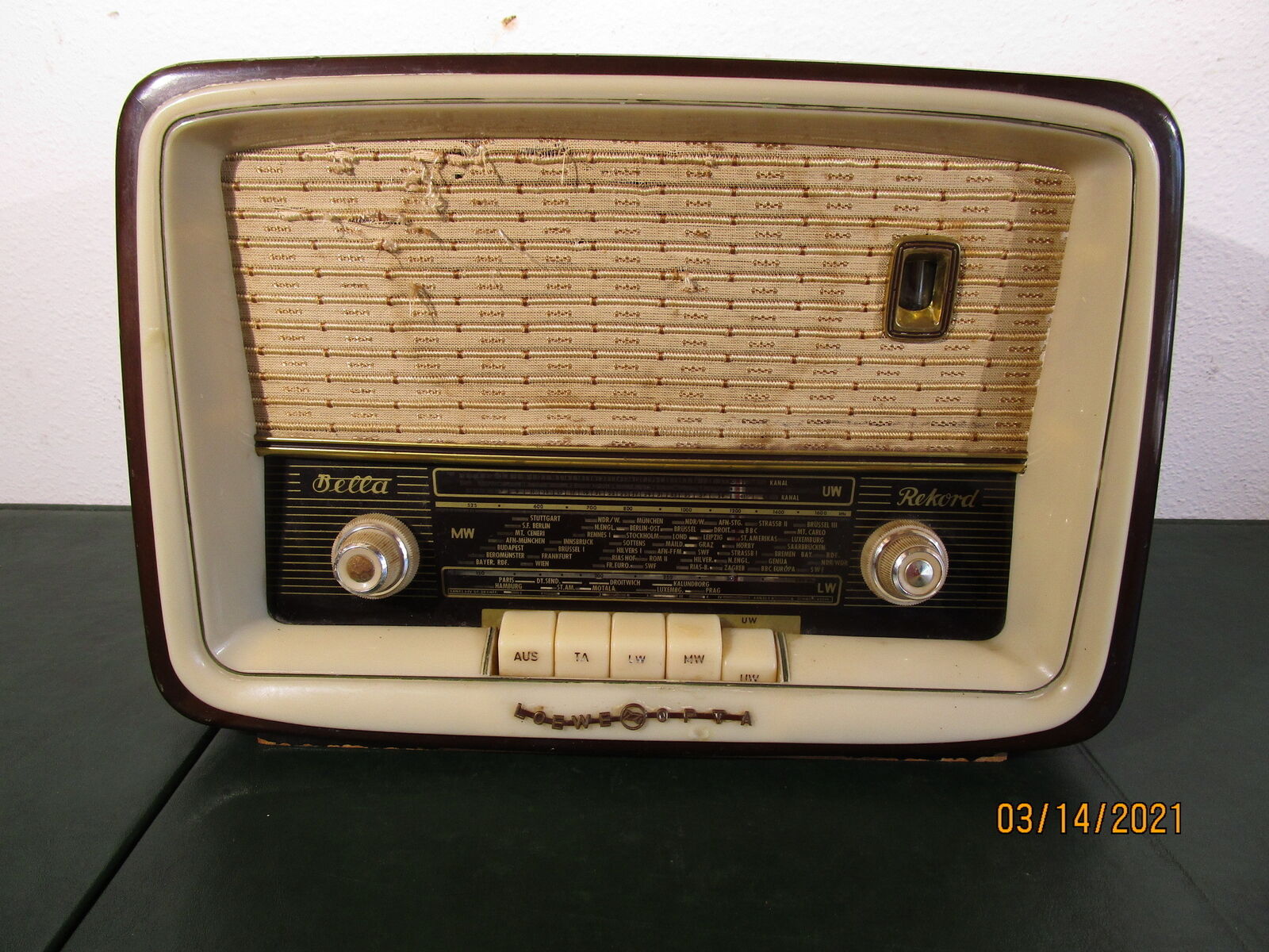 Vintage Loewe OPTA Bella Radio