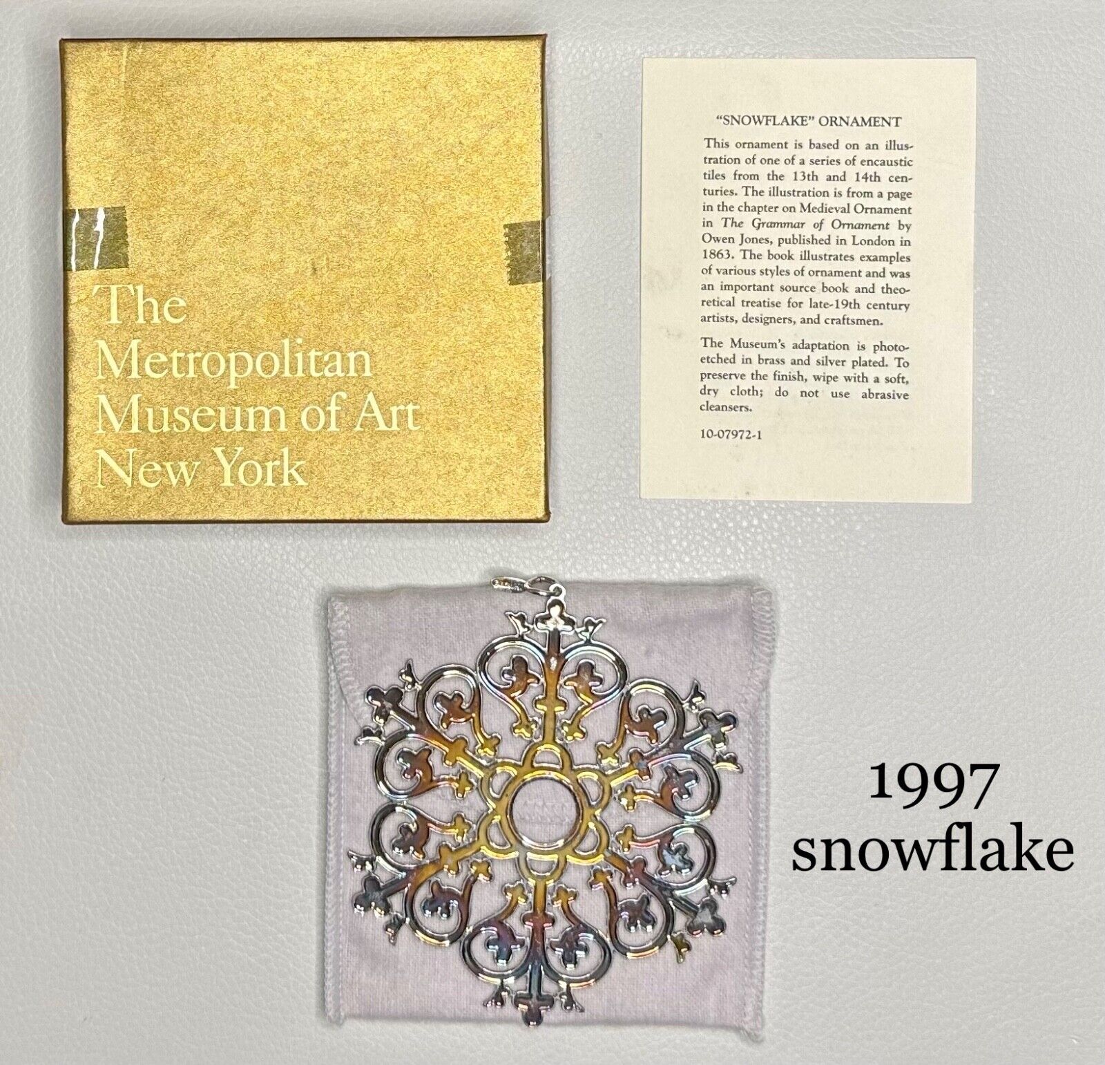 Metropolitan Museum of Art (MMA) Ornaments | Stars & Snowflakes, 1973-2018