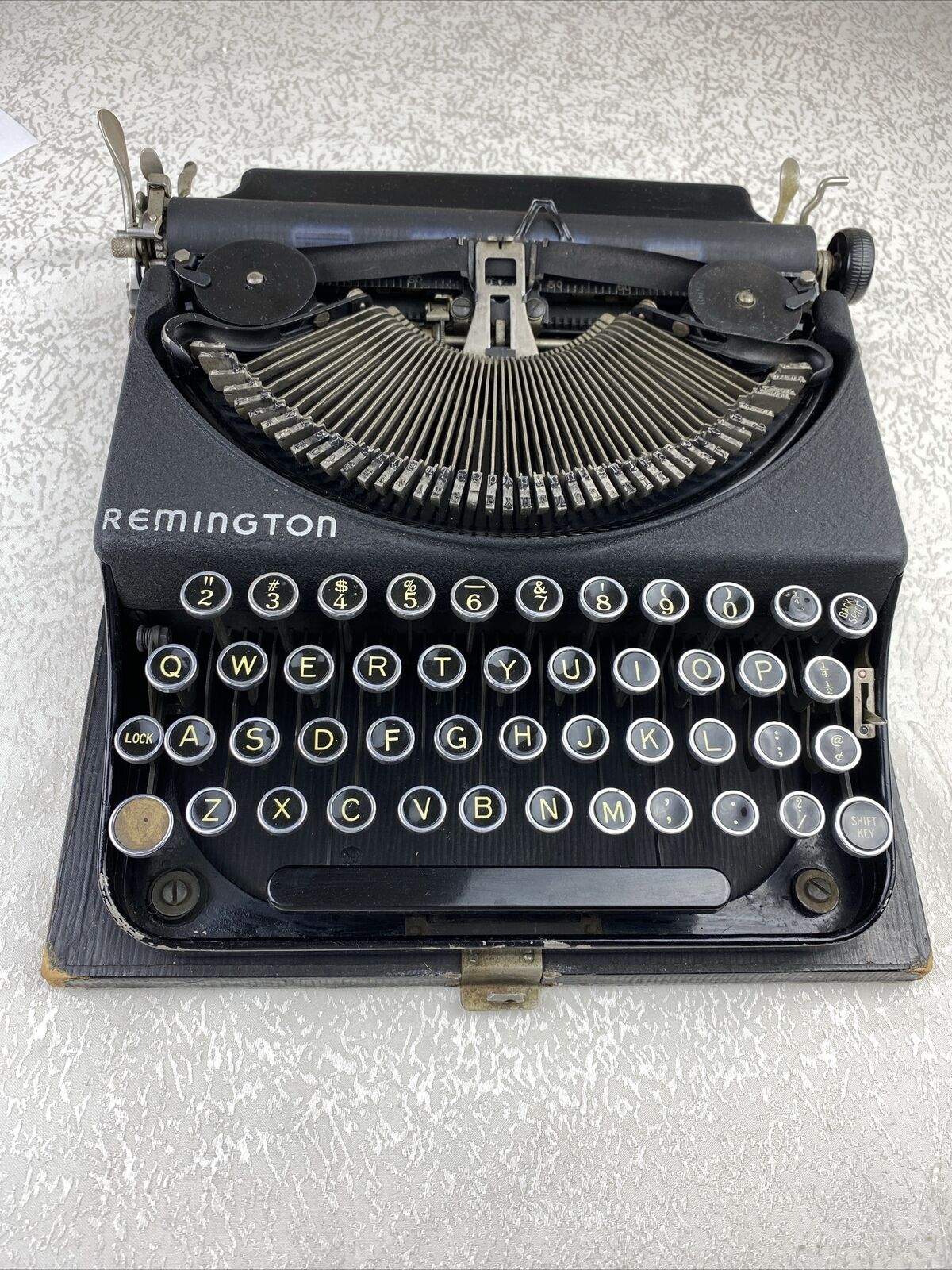 Typewriter REMINGTON Antique Collectible Portable Vintage Granny Core Display