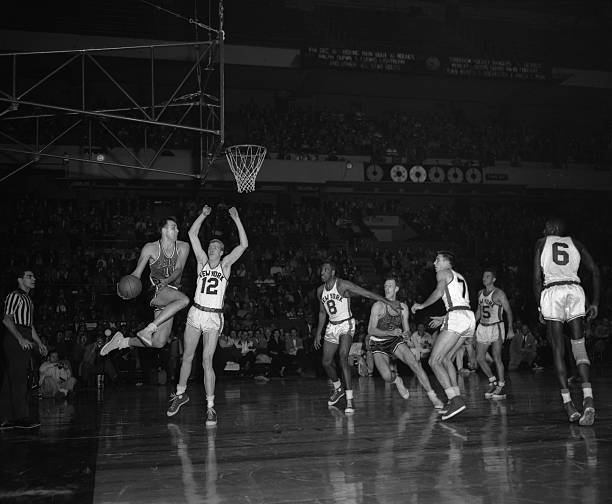 Basketball Game 1955 Old Photo - Paul Arizin of the Philadelphia Warriors tries