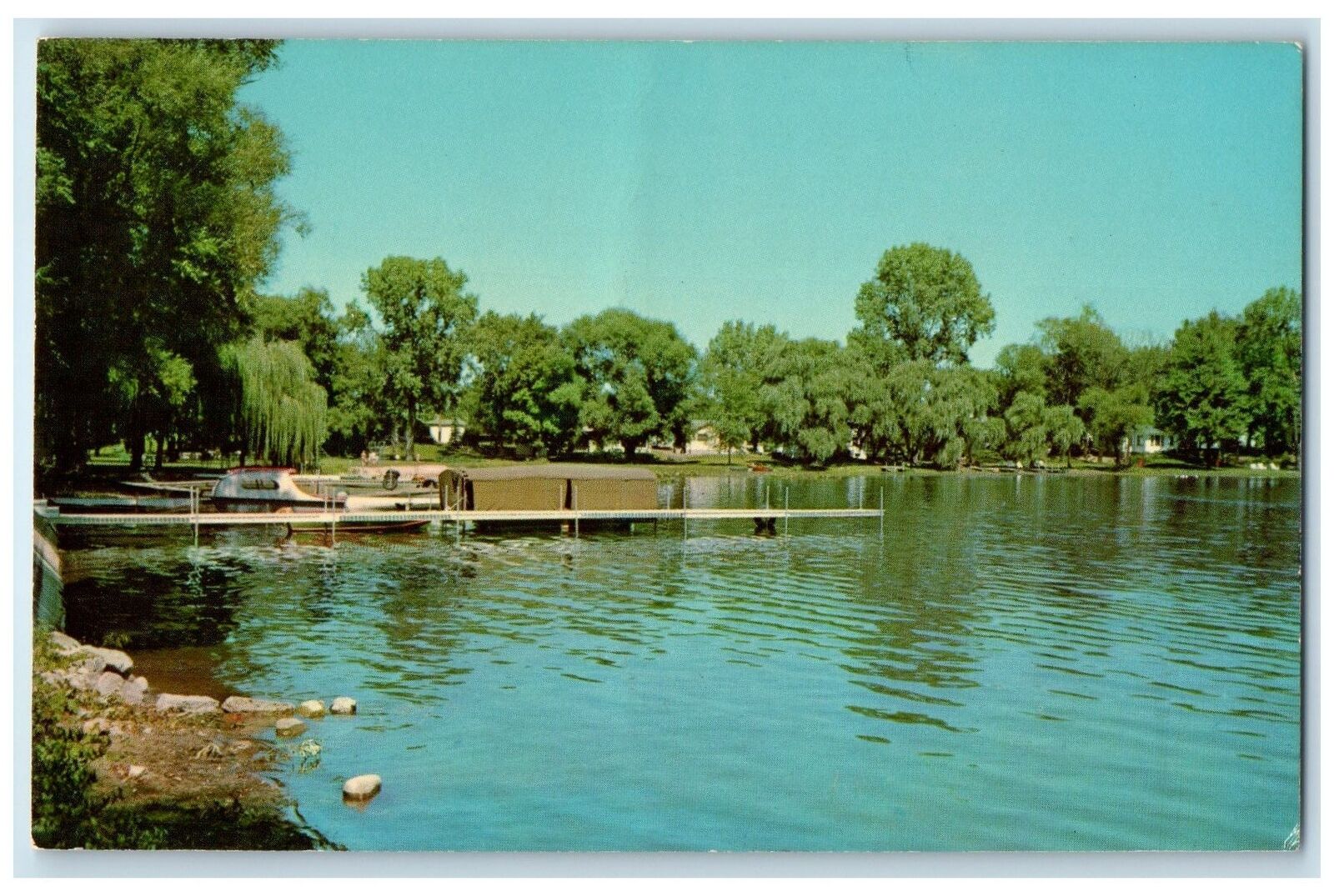 c1960\'s Lake Syracuse Scenic View Syracuse Indiana IN Unposted Boats Postcard