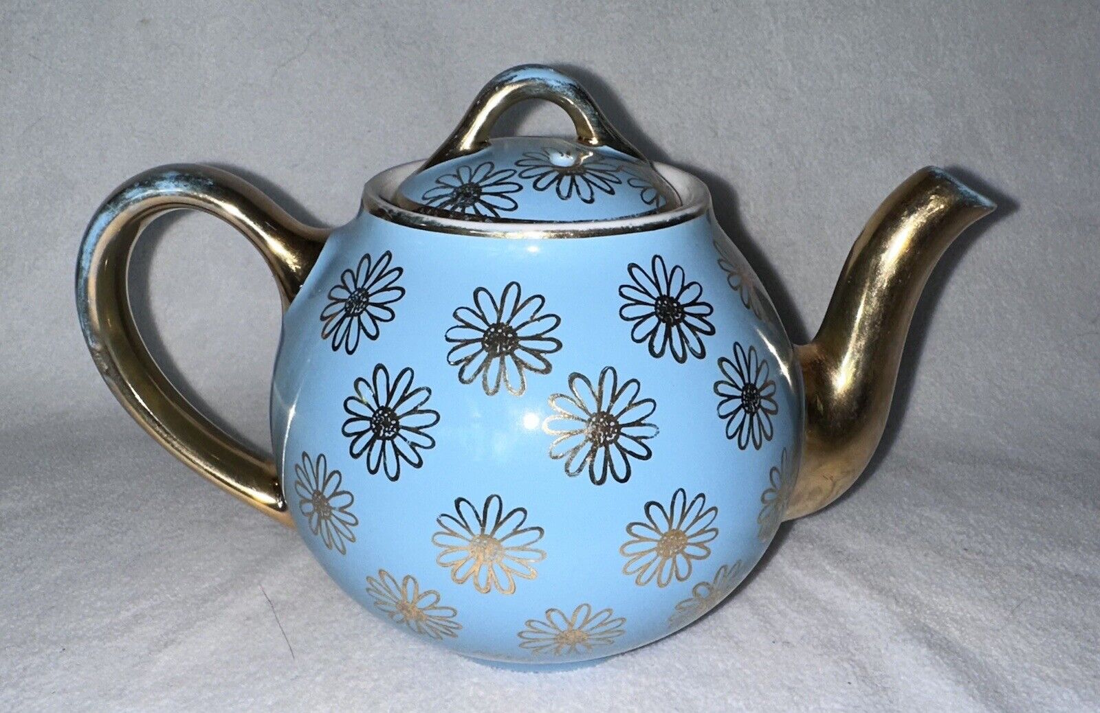 Vintage Hall Teapot Blue with Gold Daisy MCM Design 045 GL 6 Cup ~ Gold Label
