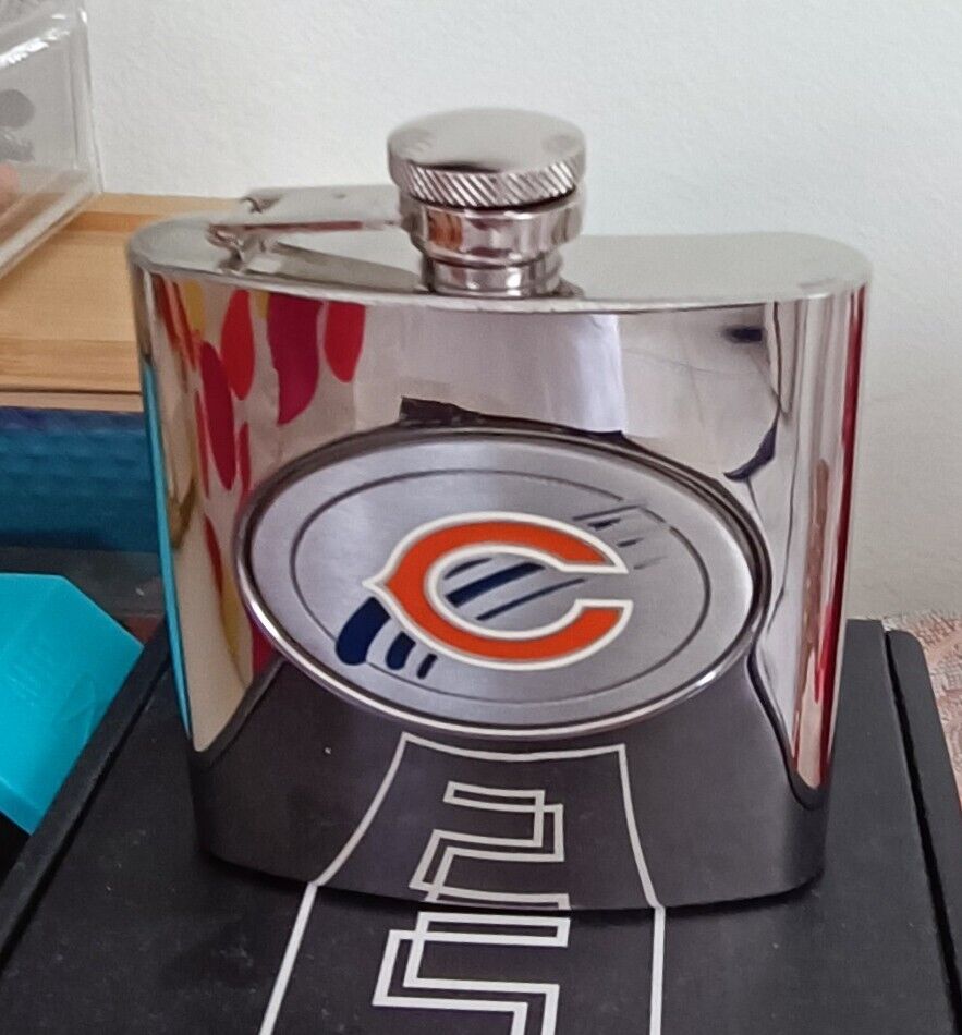 NFL Chicago Bears .Vintage Hip Flask.Chrome Body. Six Ounce Cap.